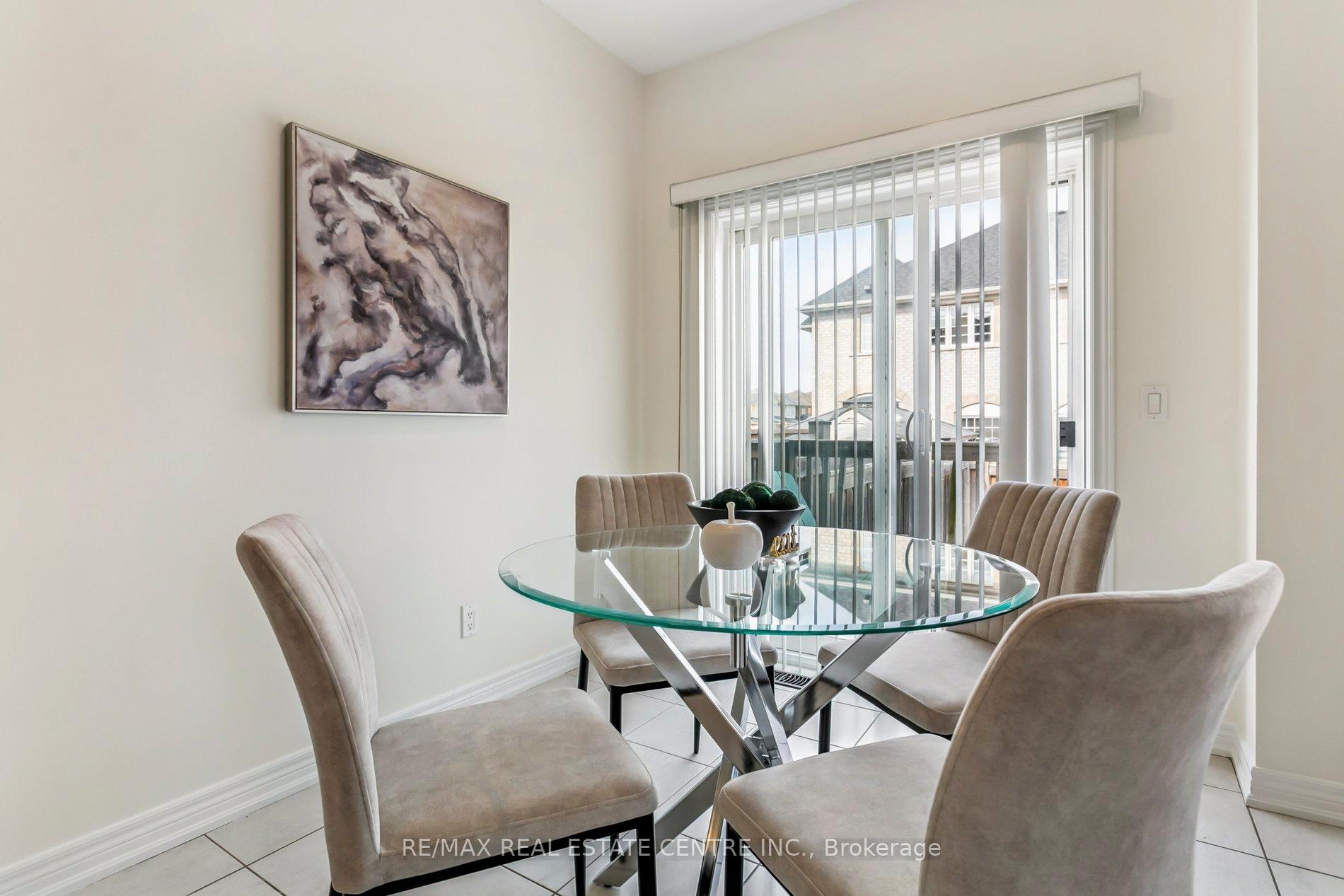 Photo 5 of 856 Miltonbrook Crescent, Milton, Willmott — HOMEH
