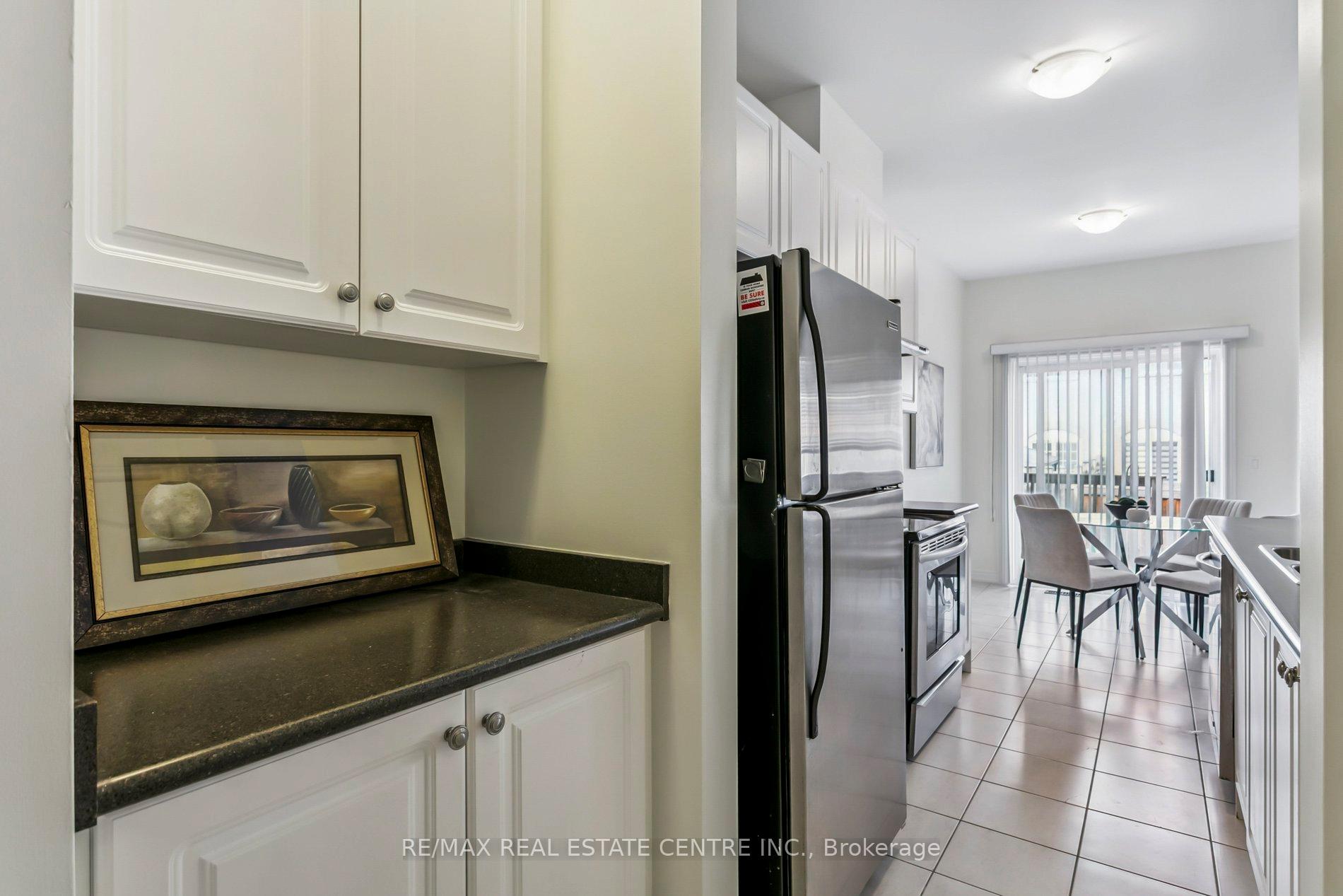 Photo 10 of 856 Miltonbrook Crescent, Milton, Willmott — HOMEH