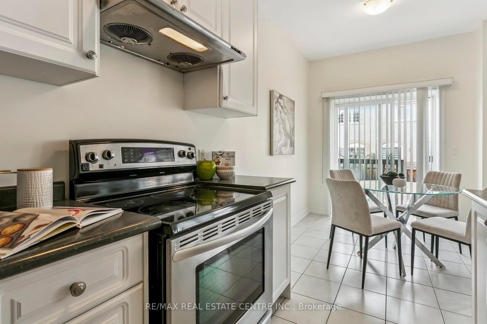 Photo 15 of 856 Miltonbrook Crescent, Milton, Willmott — HOMEH