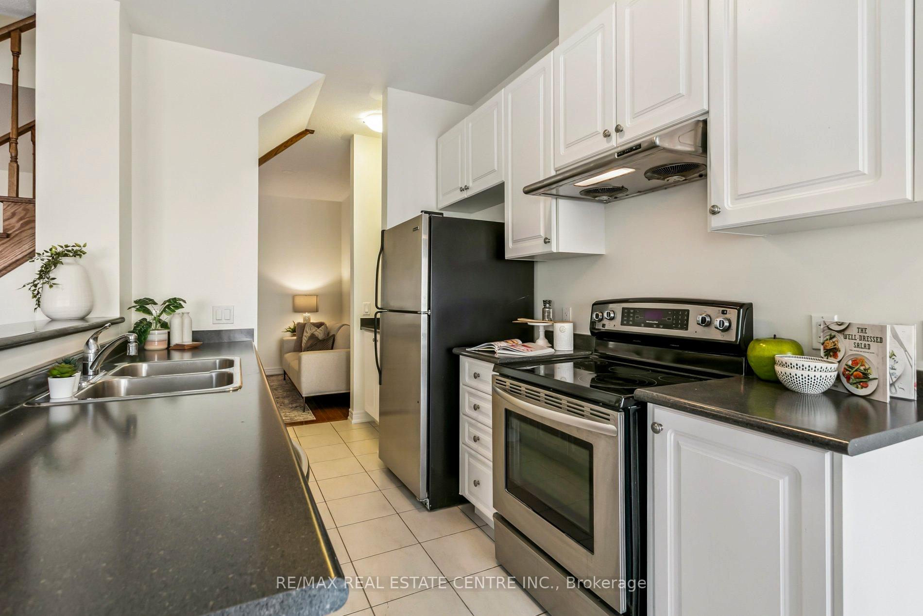 Photo 13 of 856 Miltonbrook Crescent, Milton, Willmott — HOMEH