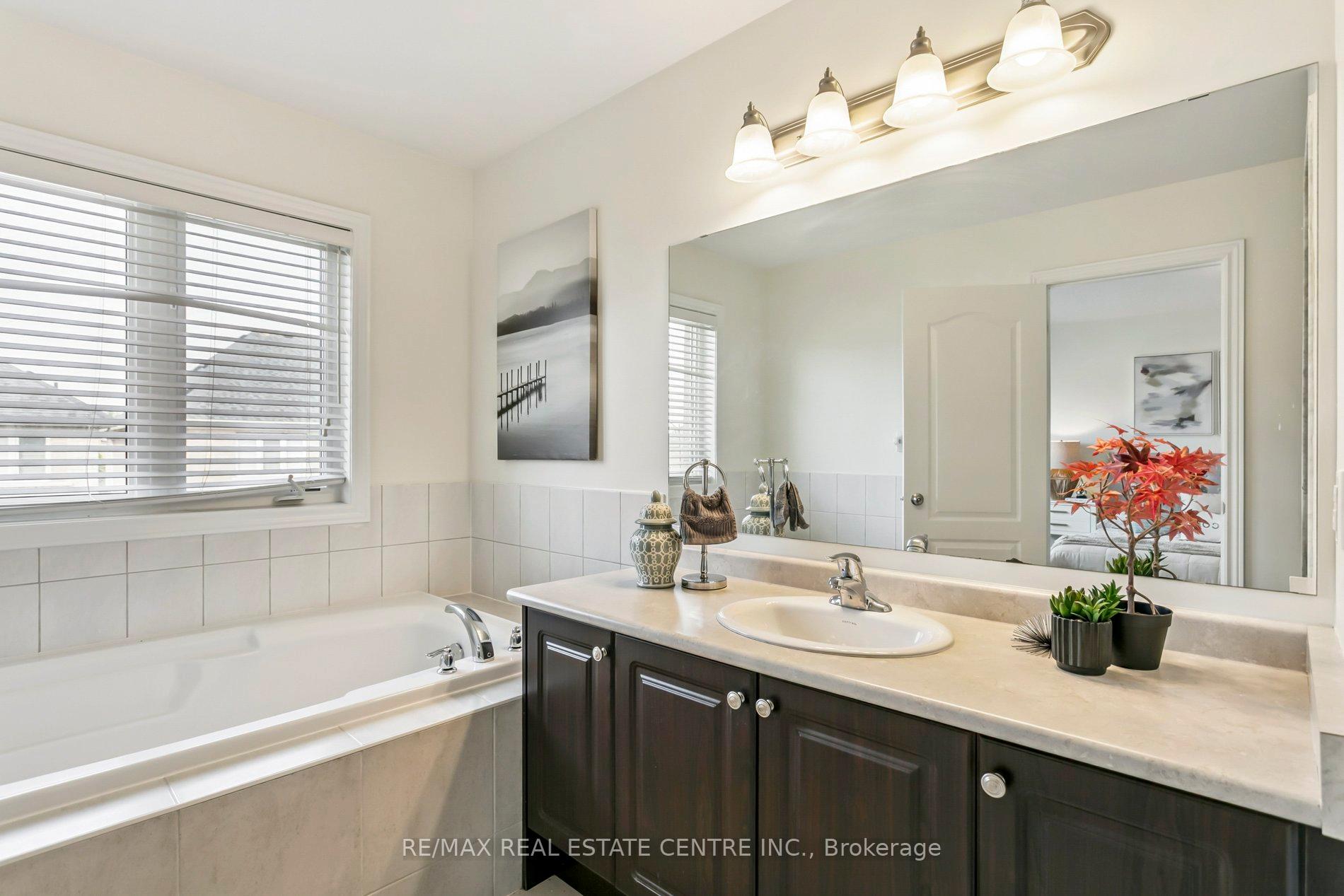 Photo 30 of 856 Miltonbrook Crescent, Milton, Willmott — HOMEH