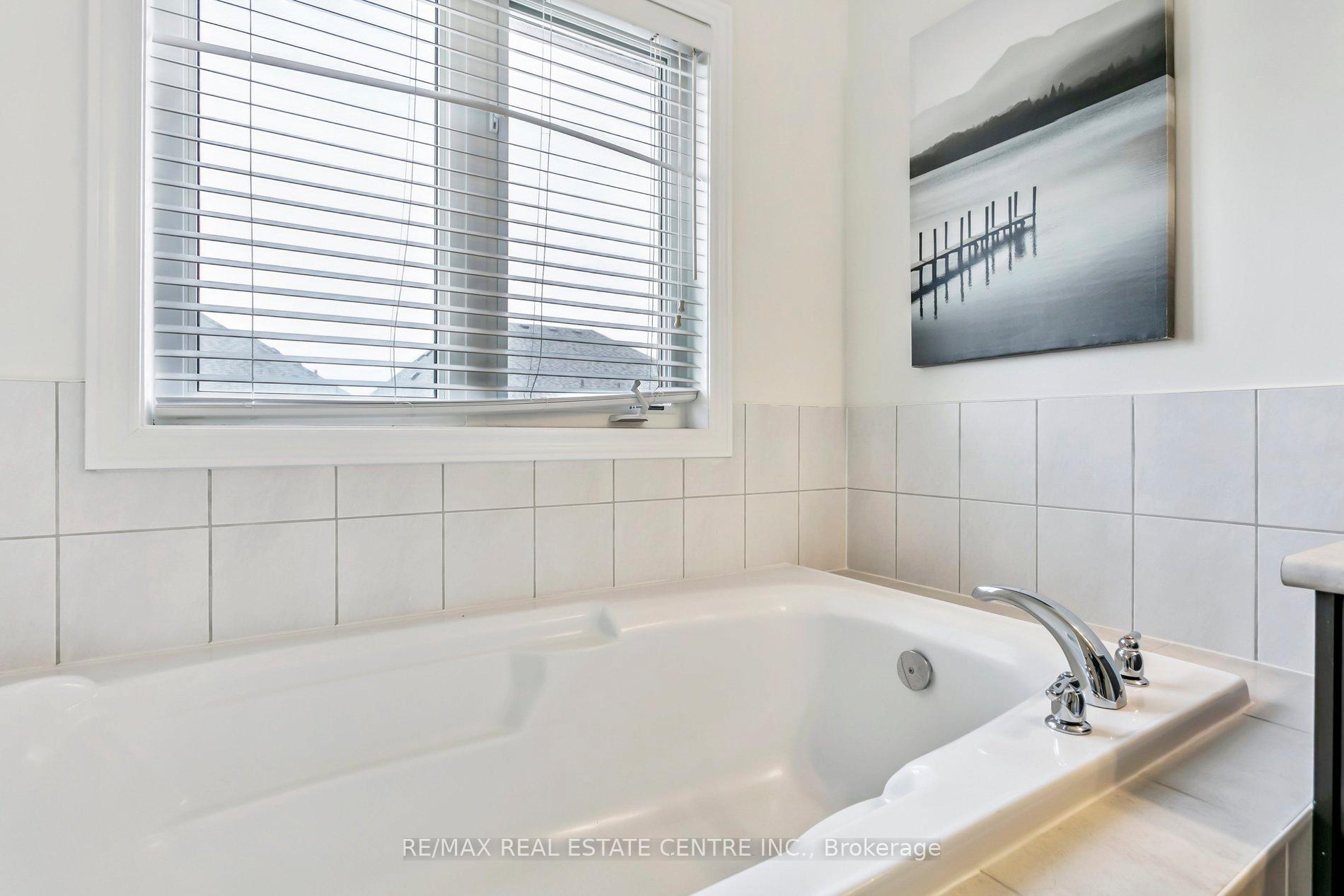 Photo 47 of 856 Miltonbrook Crescent, Milton, Willmott — HOMEH