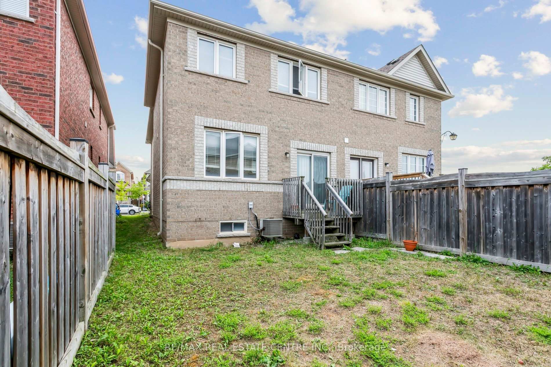 Photo 25 of 856 Miltonbrook Crescent, Milton, Willmott — HOMEH
