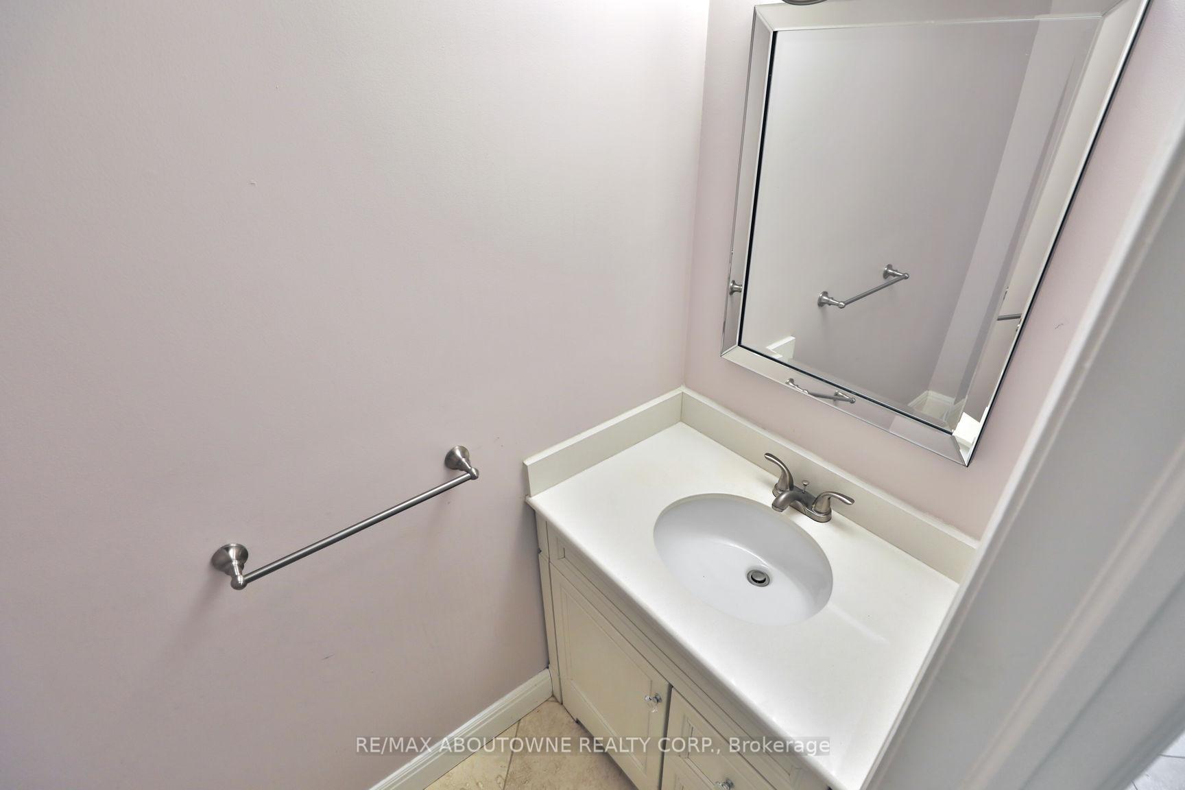 Photo 17 of 301 Lloyminn Avenue, Hamilton, Ancaster — HOMEH