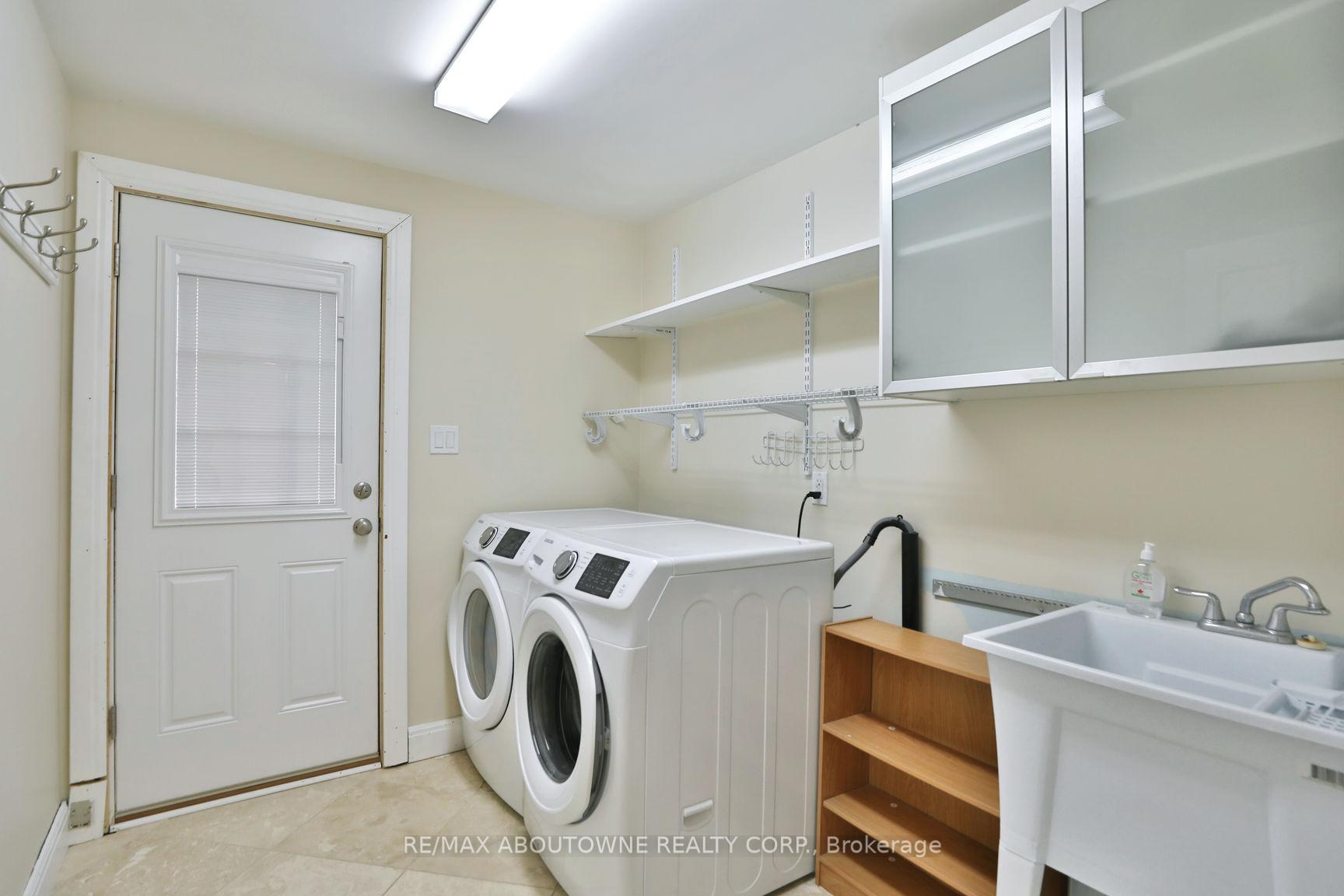 Photo 18 of 301 Lloyminn Avenue, Hamilton, Ancaster — HOMEH