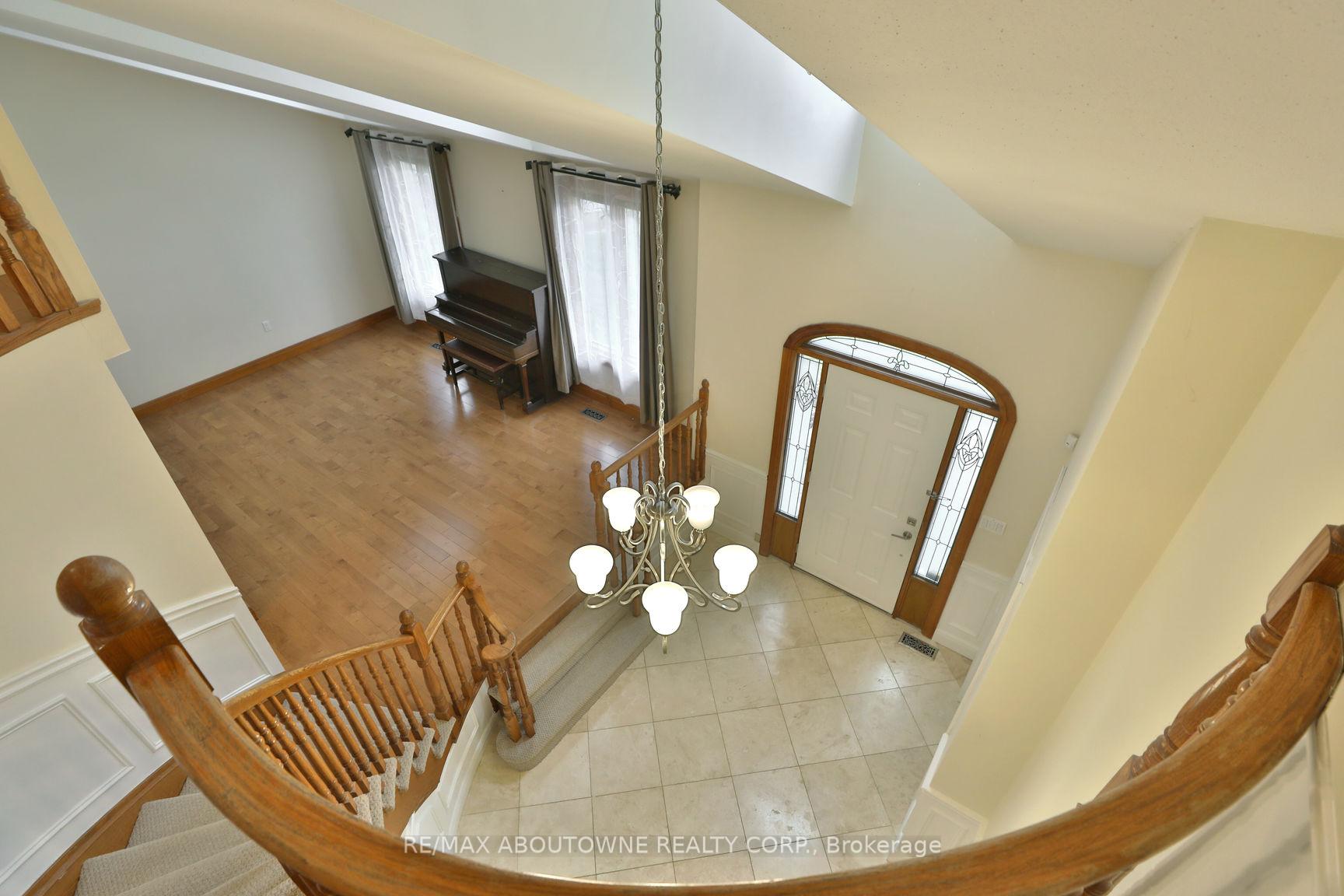 Photo 20 of 301 Lloyminn Avenue, Hamilton, Ancaster — HOMEH