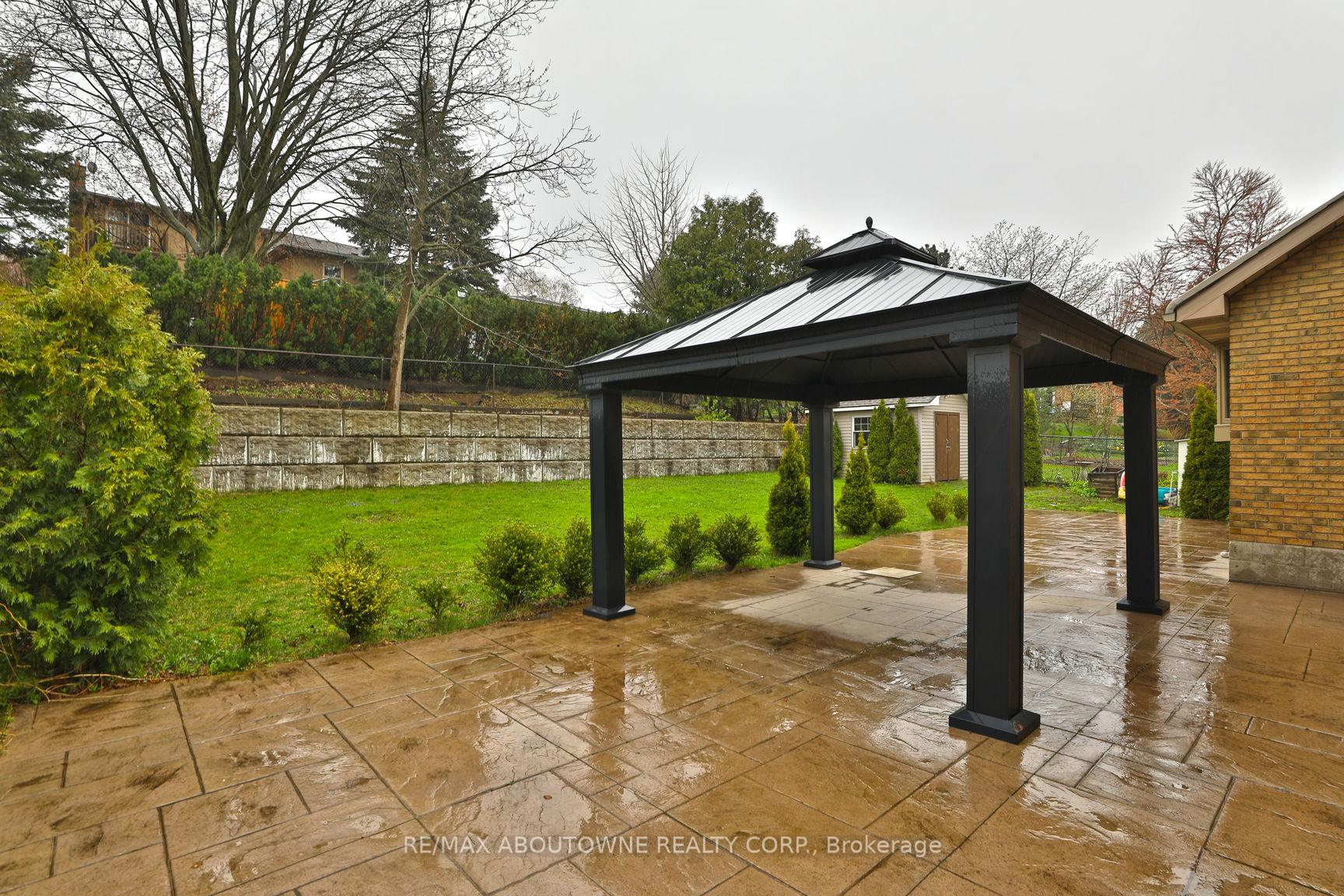 Photo 34 of 301 Lloyminn Avenue, Hamilton, Ancaster — HOMEH