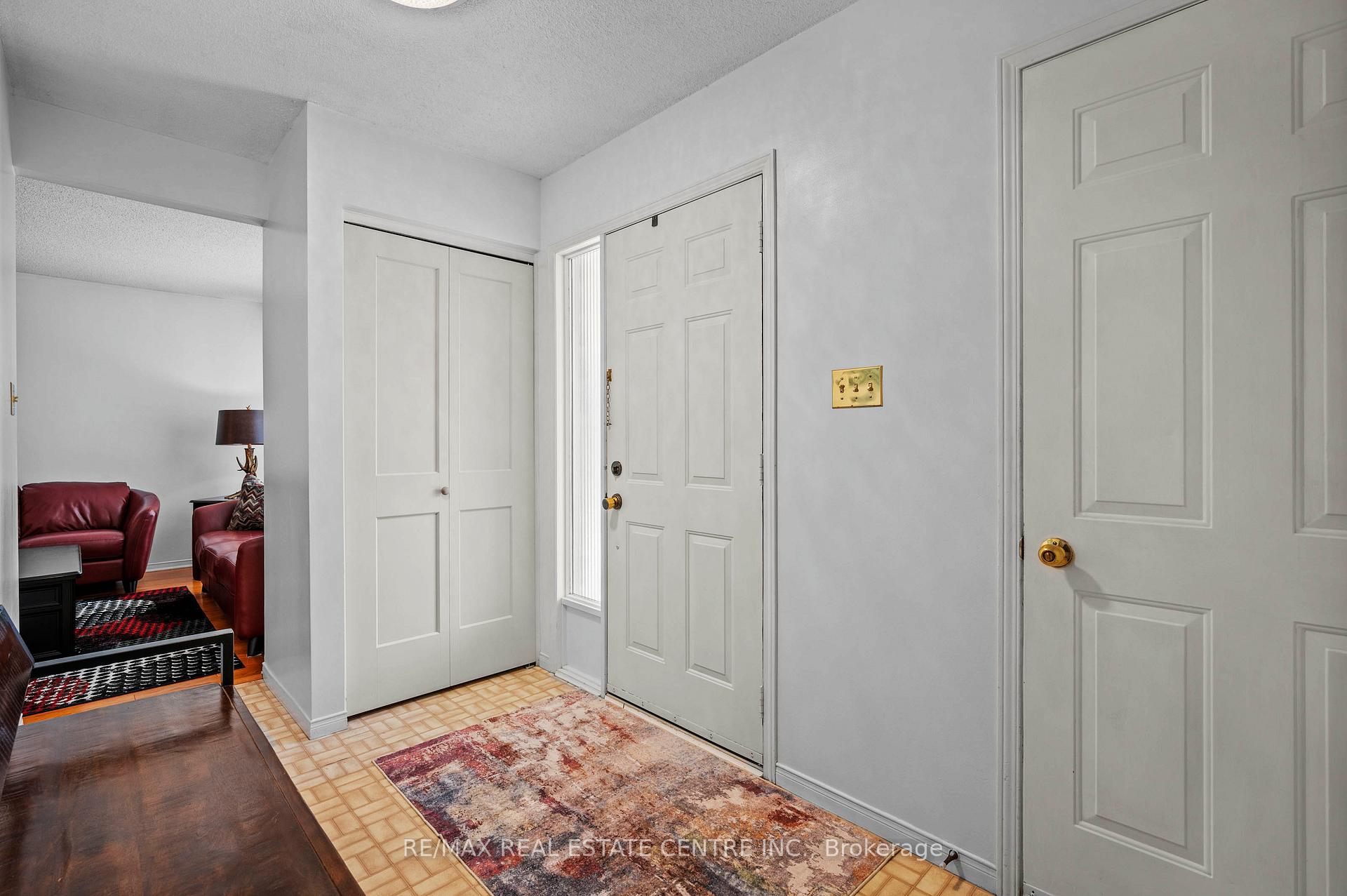 Photo 5 of 89 High Acres Crescent, Kitchener — HOMEH
