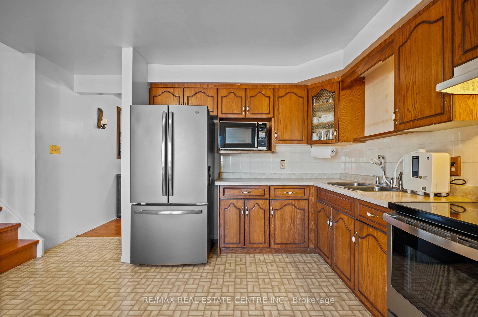 Photo 14 of 89 High Acres Crescent, Kitchener — HOMEH