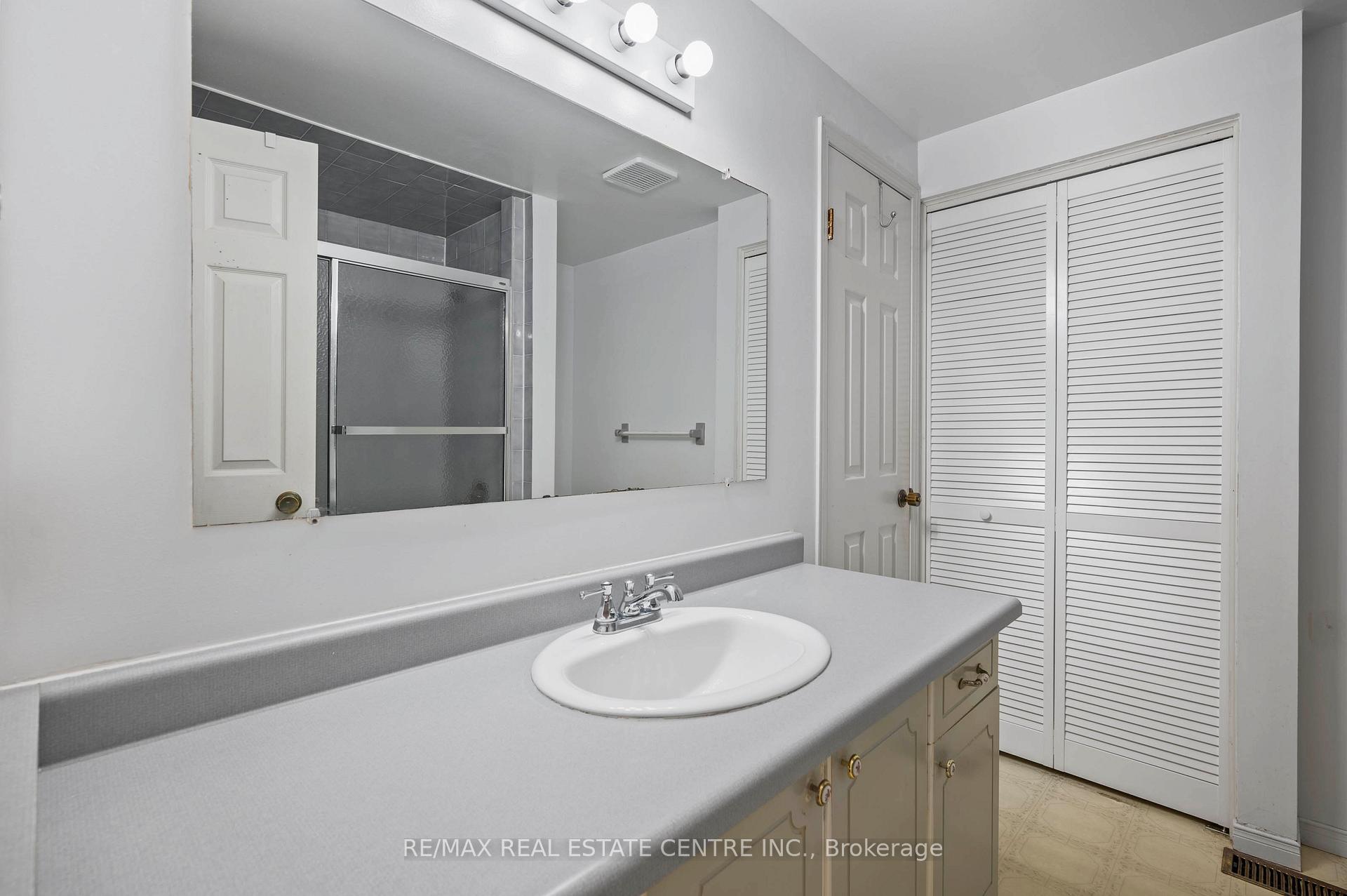 Photo 24 of 89 High Acres Crescent, Kitchener — HOMEH