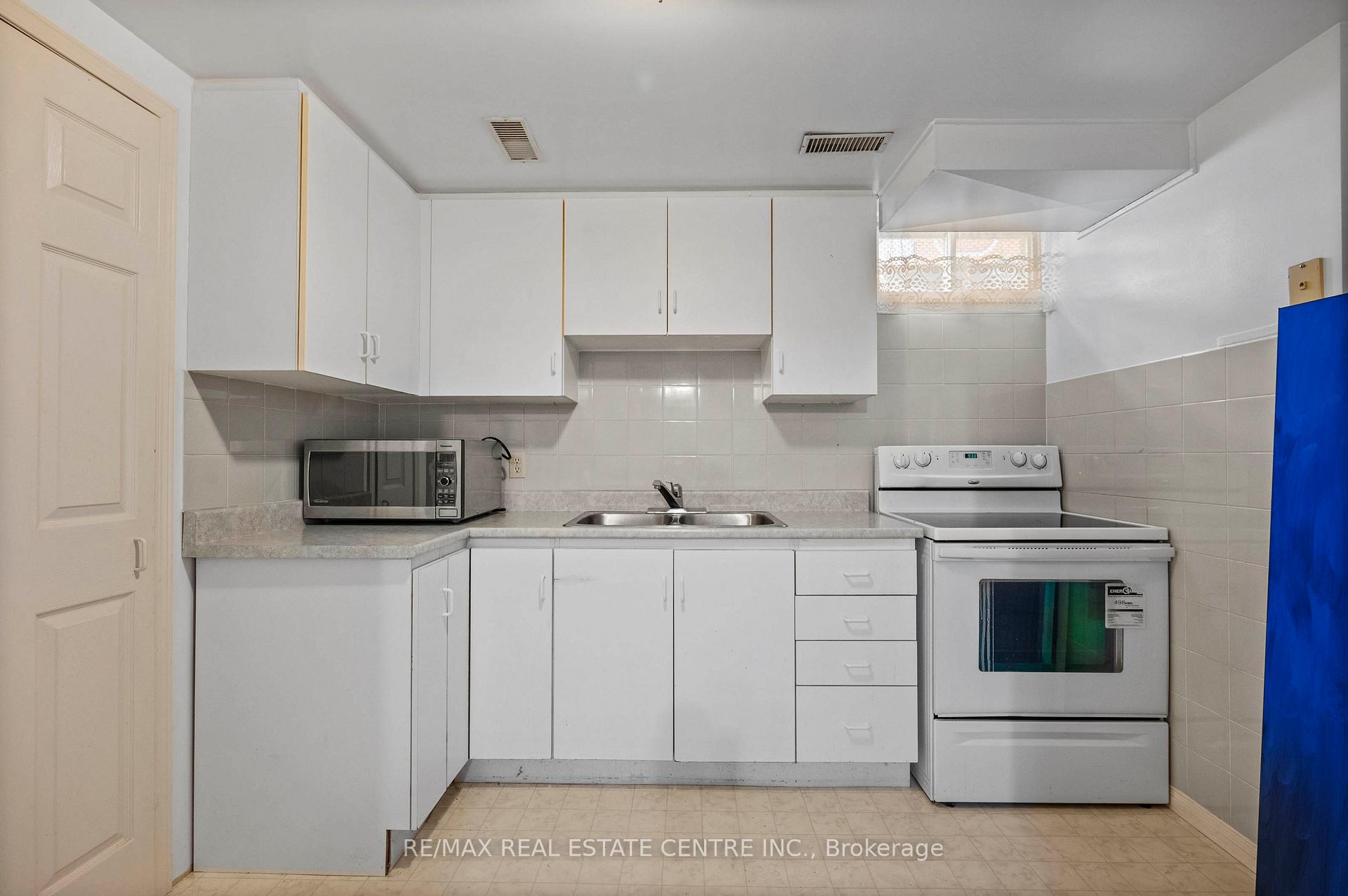 Photo 33 of 89 High Acres Crescent, Kitchener — HOMEH