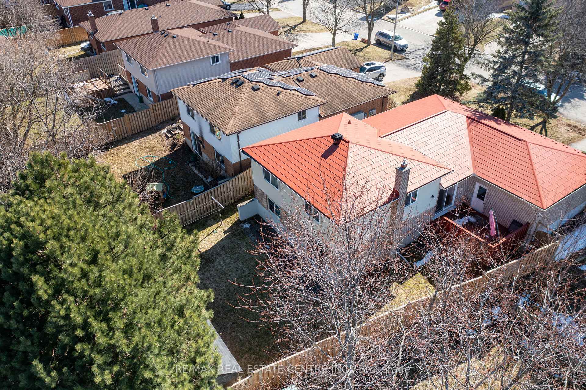 Photo 43 of 89 High Acres Crescent, Kitchener — HOMEH