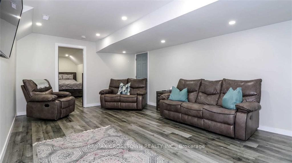 Photo 20 of 977 Wright Drive, Midland — HOMEH