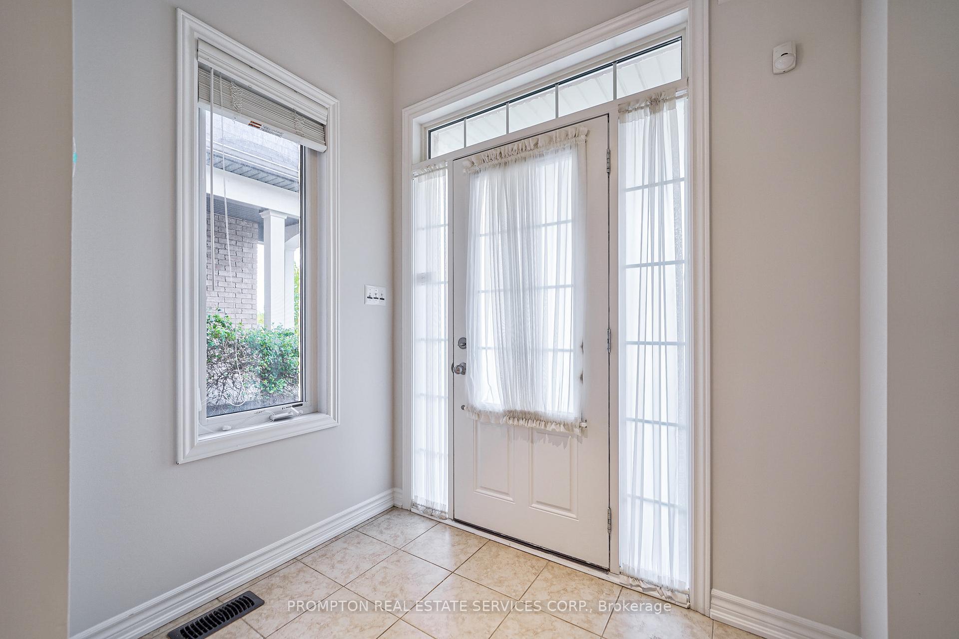 Photo 4 of 26 Memon Place, Markham, Wismer — HOMEH