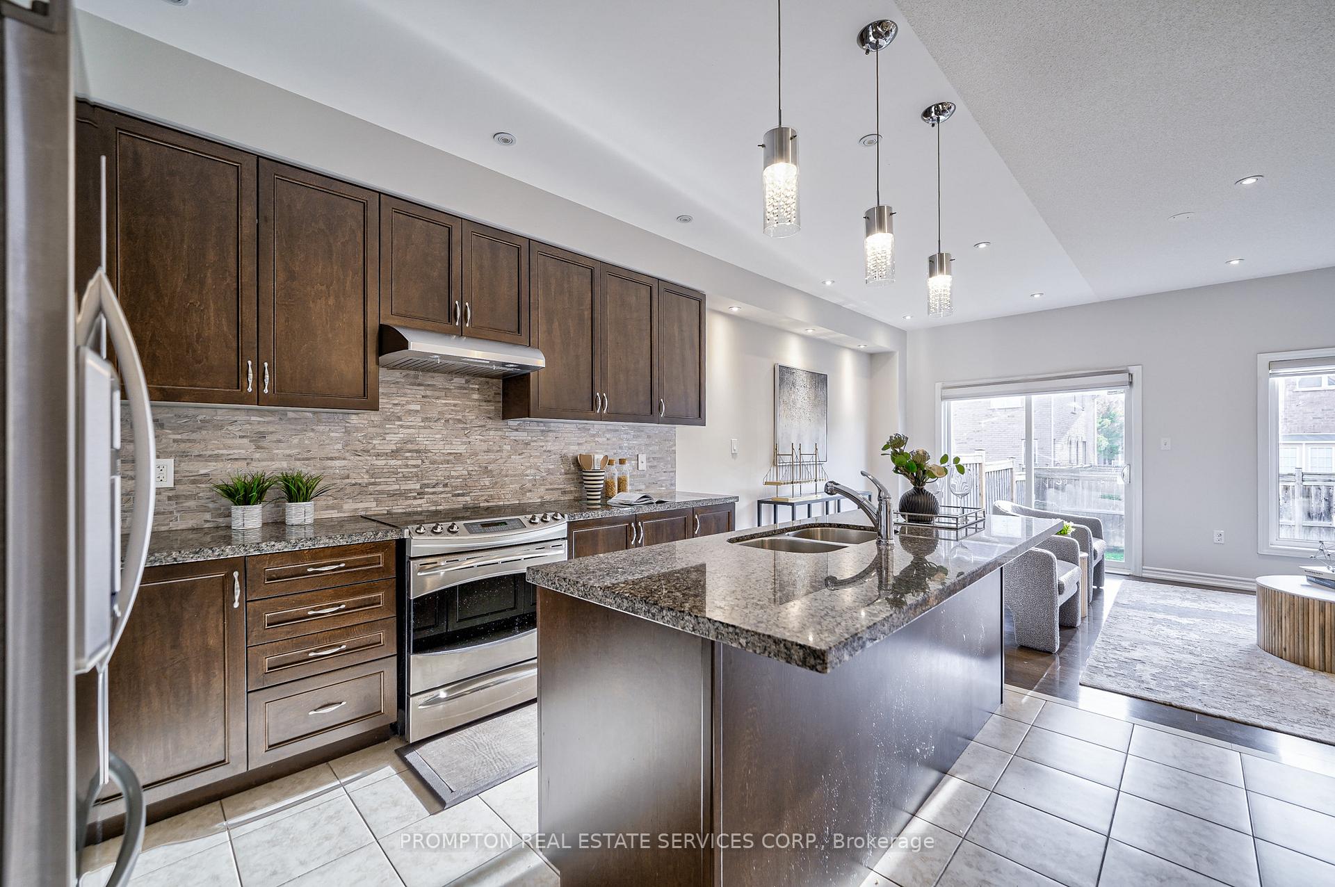 Photo 13 of 26 Memon Place, Markham, Wismer — HOMEH