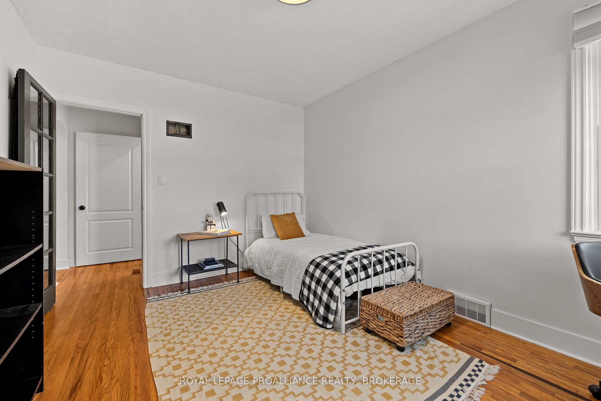 Photo 18 of 46 McMichael Street, Kingston, West of Sir John A. Blvd — HOMEH