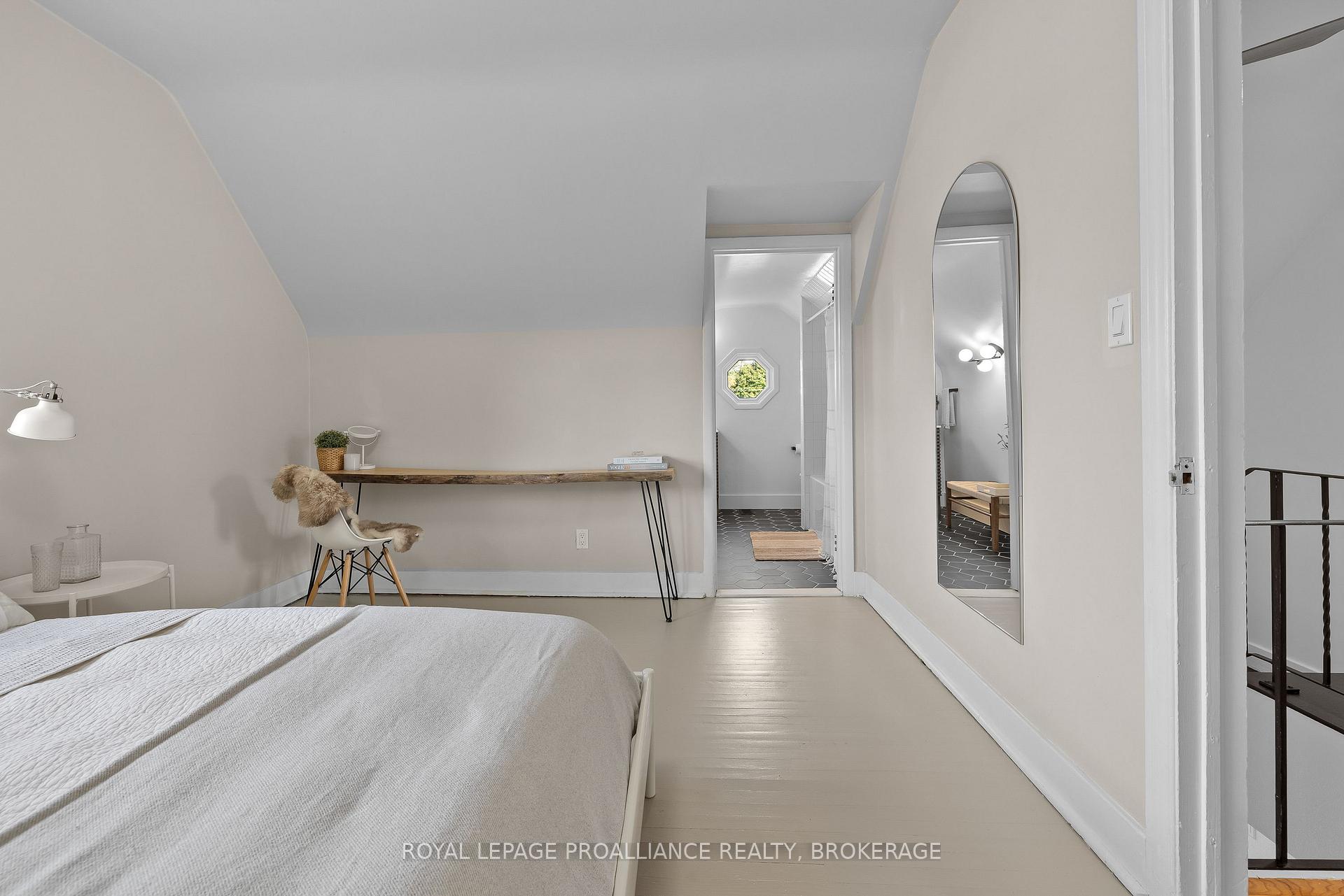 Photo 30 of 46 McMichael Street, Kingston, West of Sir John A. Blvd — HOMEH