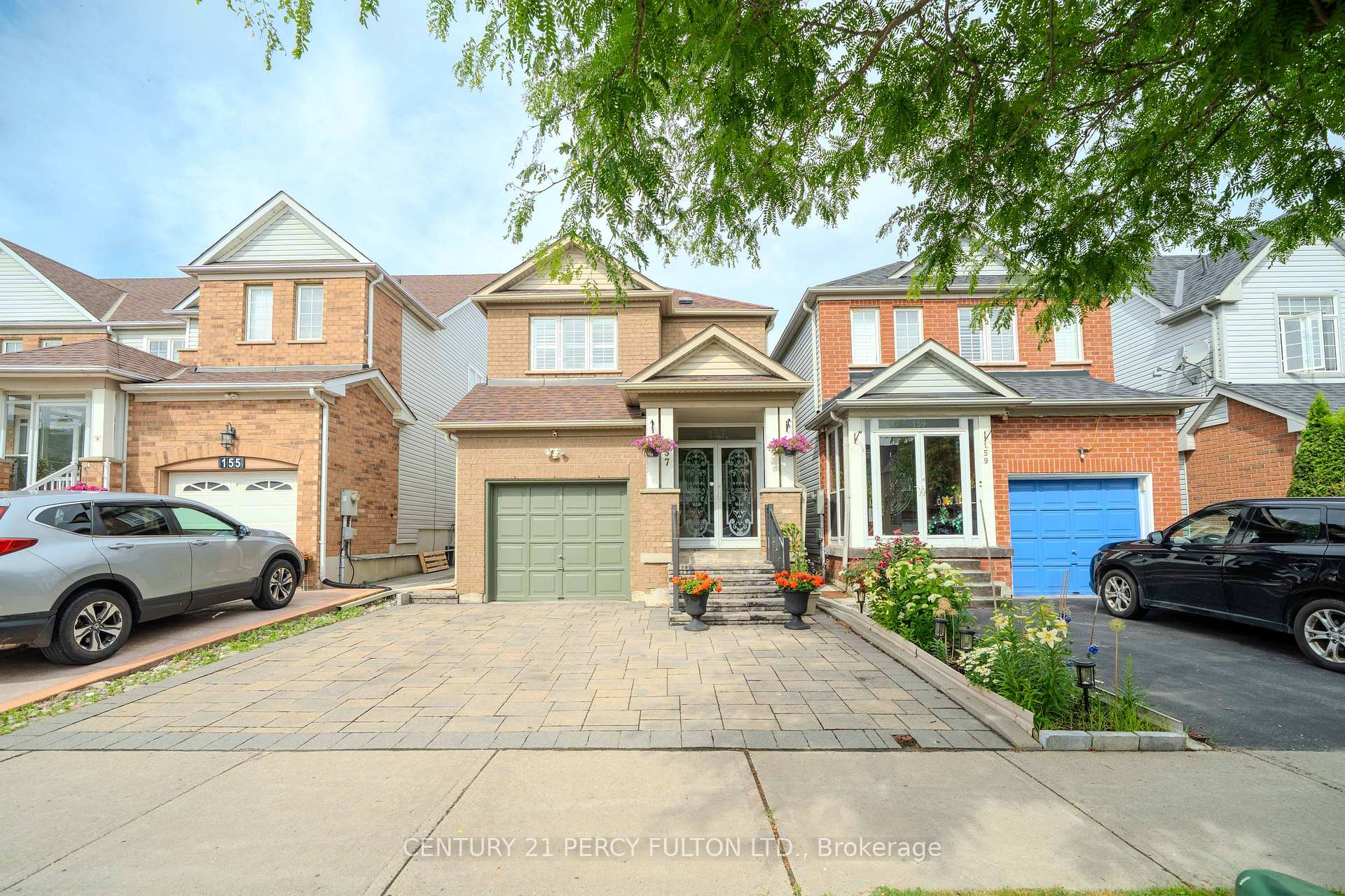Front of 157 Billingsley Crescent