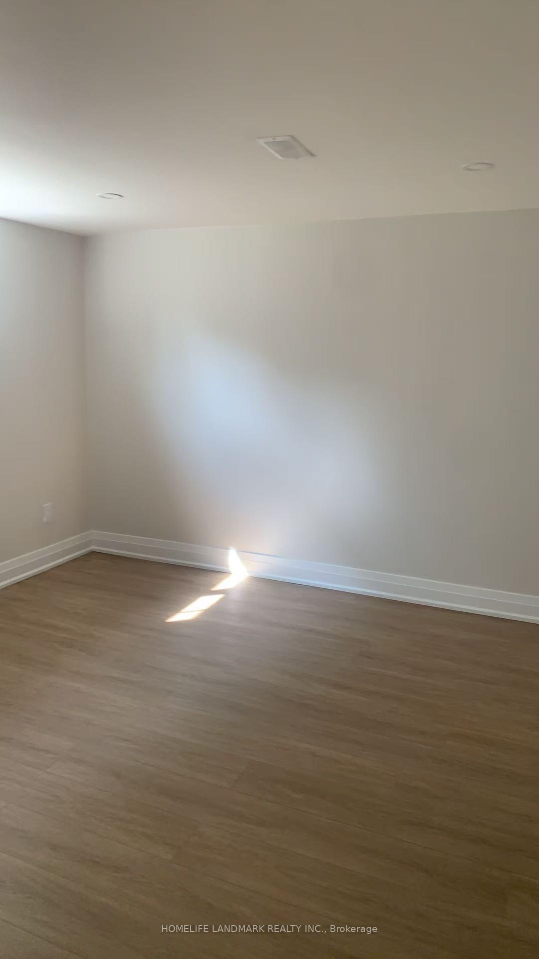 Photo 3 of 10 Winridge Drive, Markham, Milliken Mills East — HOMEH