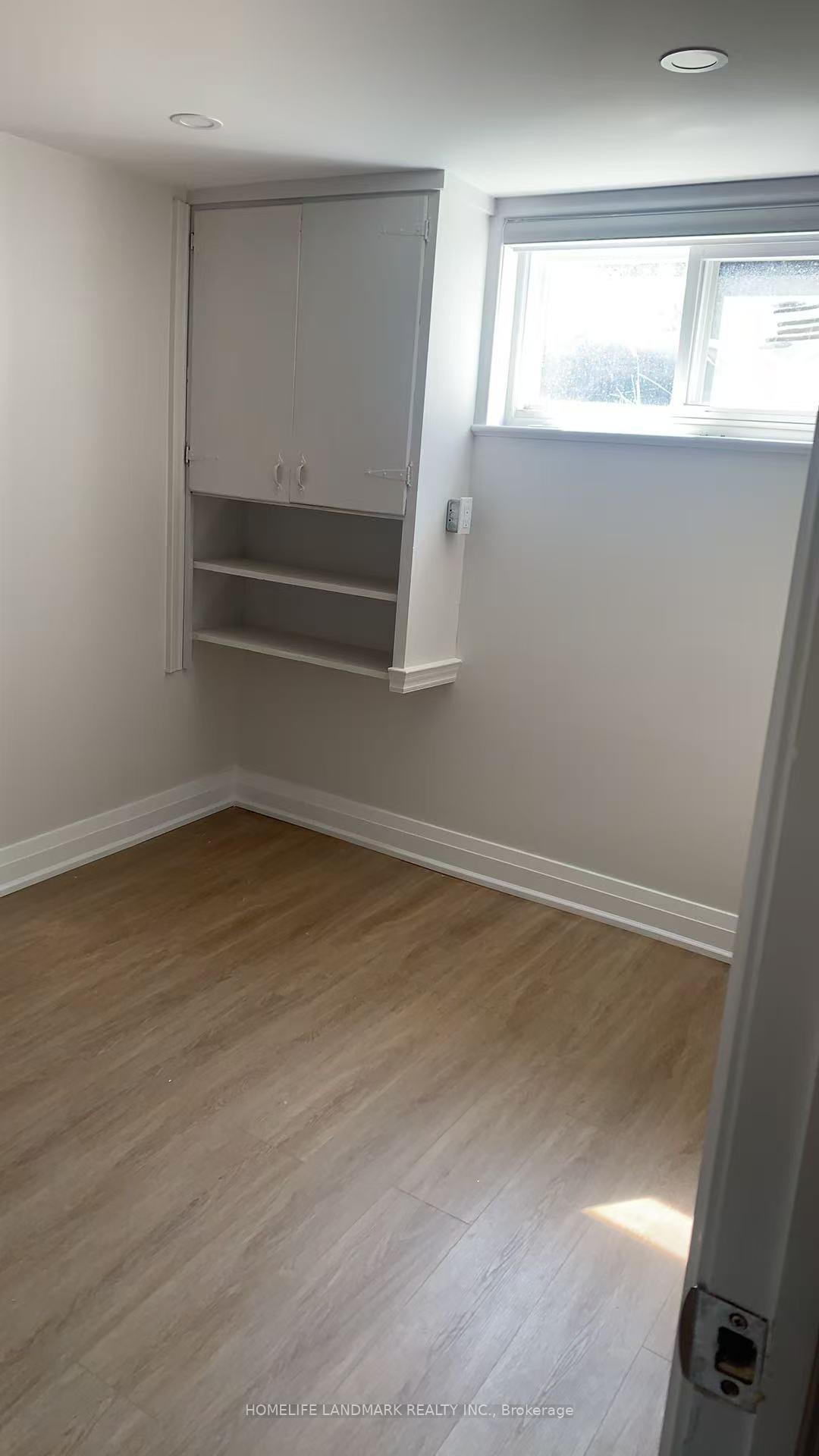 Photo 4 of 10 Winridge Drive, Markham, Milliken Mills East — HOMEH