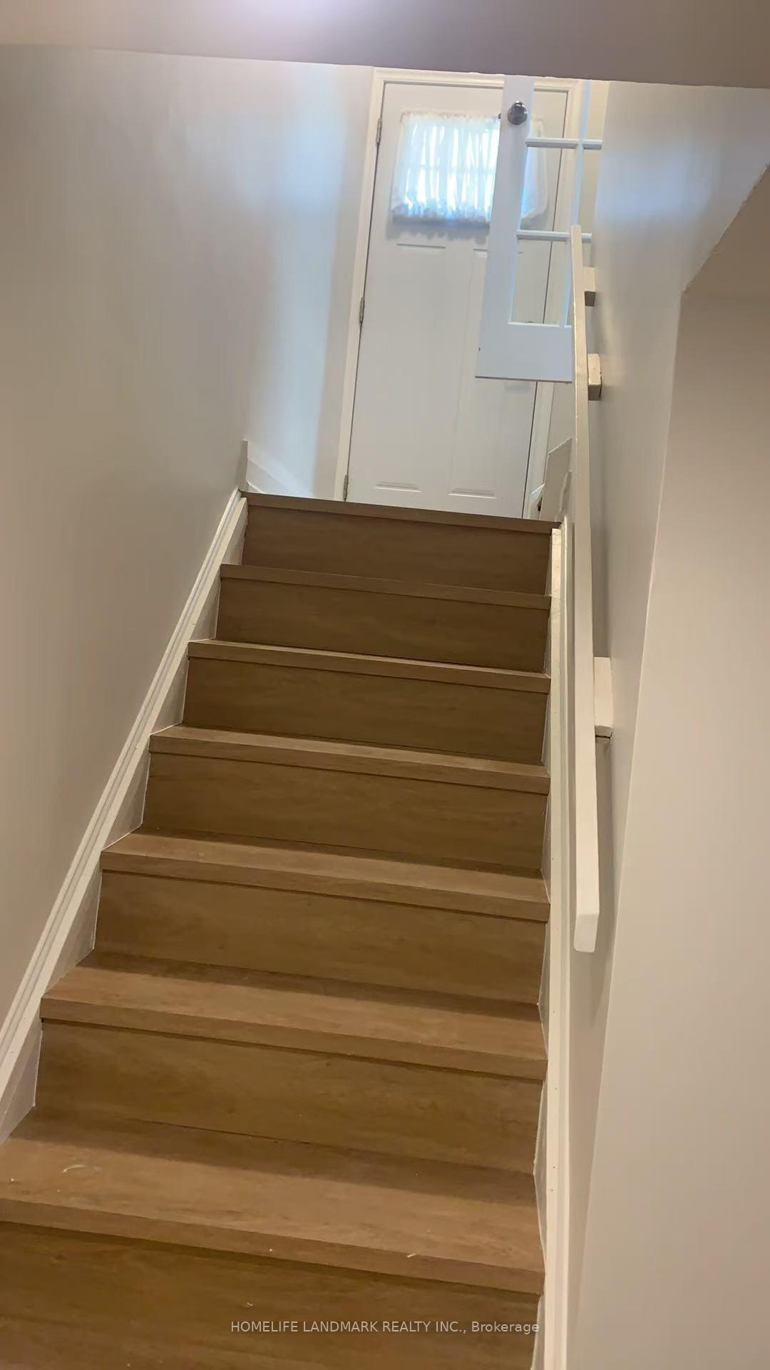 Photo 5 of 10 Winridge Drive, Markham, Milliken Mills East — HOMEH