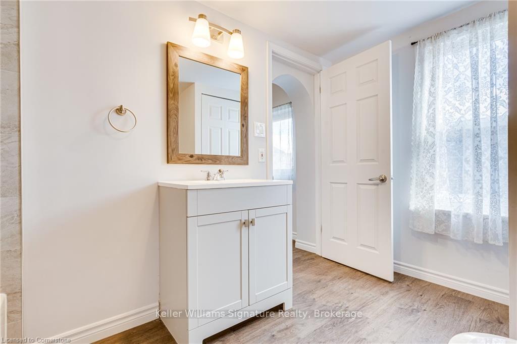 Photo 5 of Unit #2, 460 King William Street, Hamilton, Landsdale — HOMEH