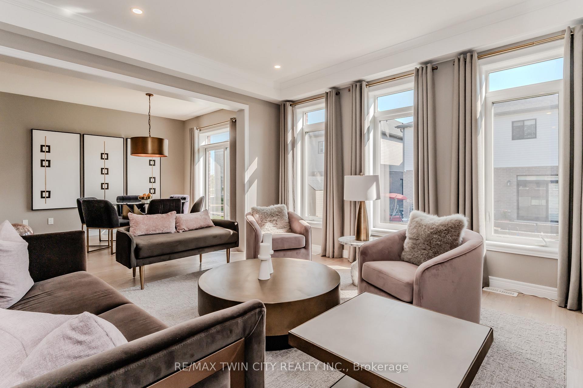 Photo 3 of 27 Spachman Street, Kitchener — HOMEH