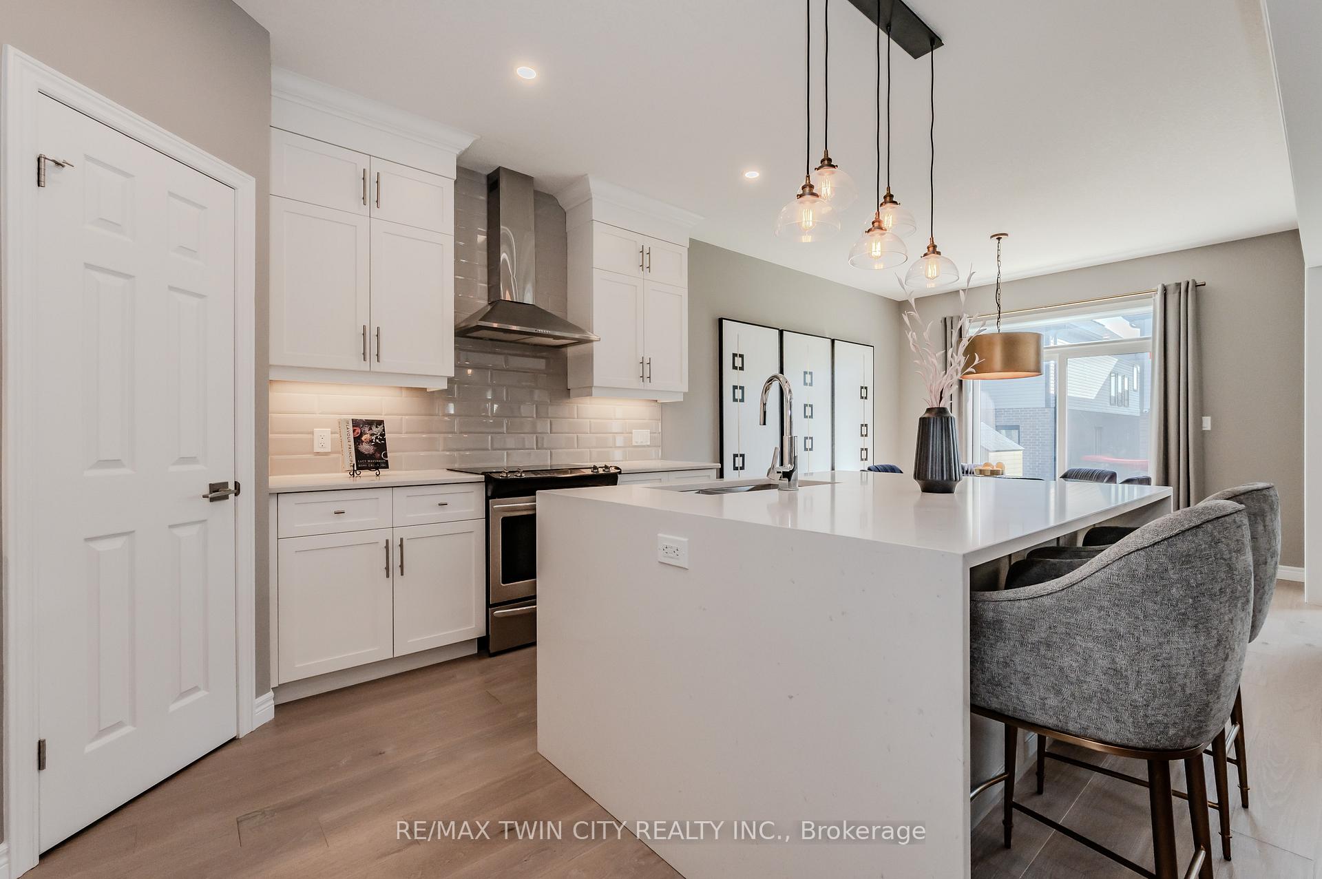 Photo 4 of 27 Spachman Street, Kitchener — HOMEH