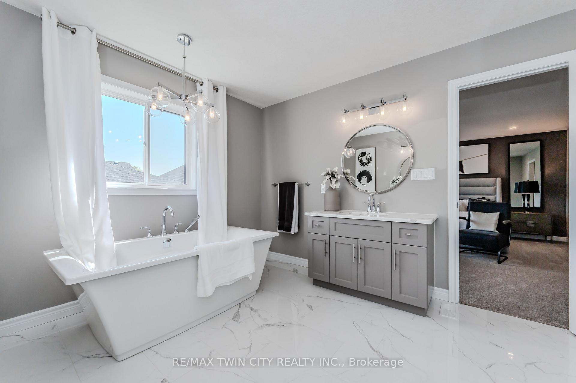 Photo 12 of 27 Spachman Street, Kitchener — HOMEH