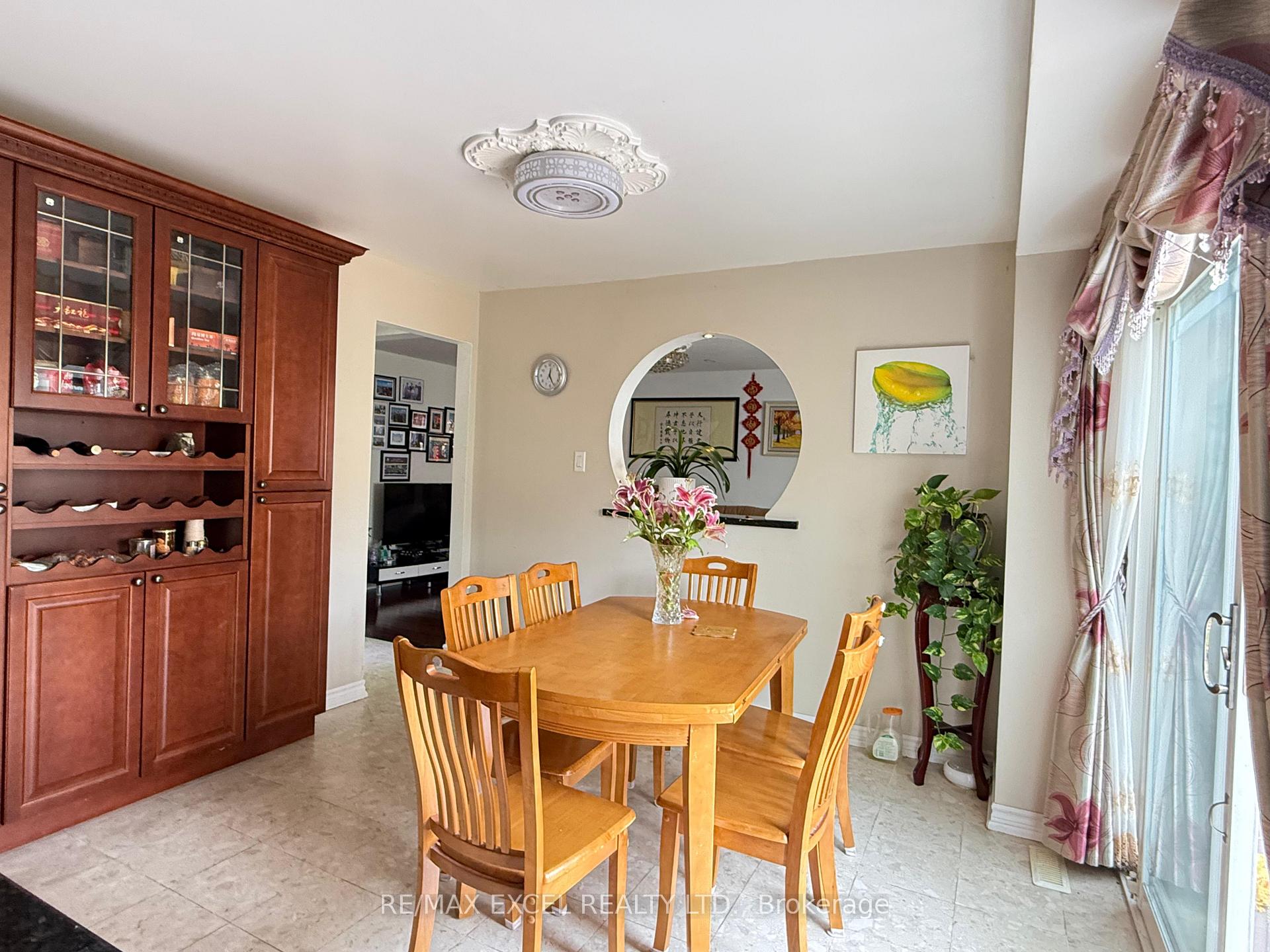 Photo 5 of 6 Cardiff Road, Markham, Milliken Mills East — HOMEH