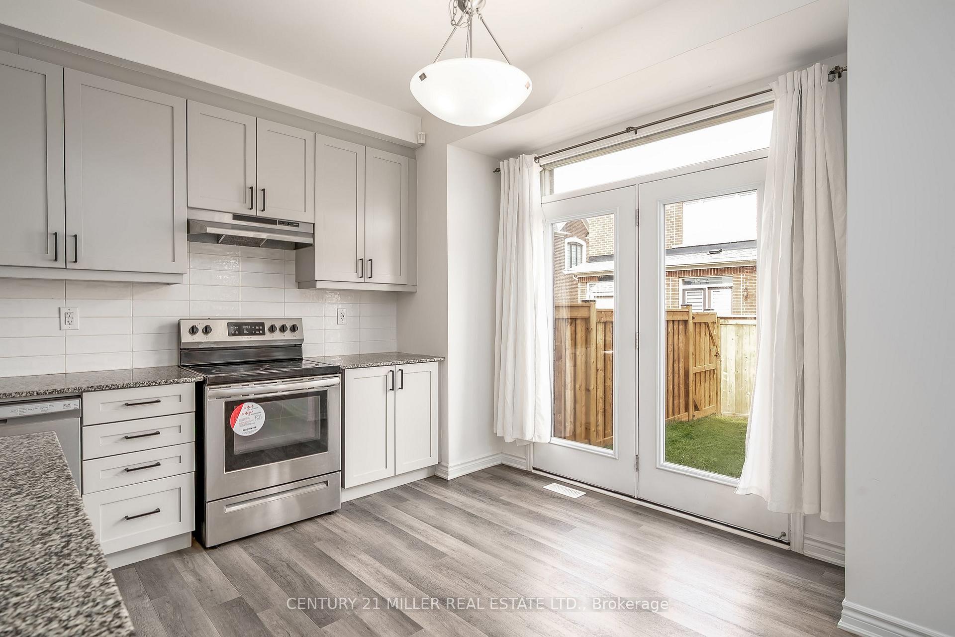 Photo 2 of 1554 Moira Crescent, Milton, Bowes — HOMEH