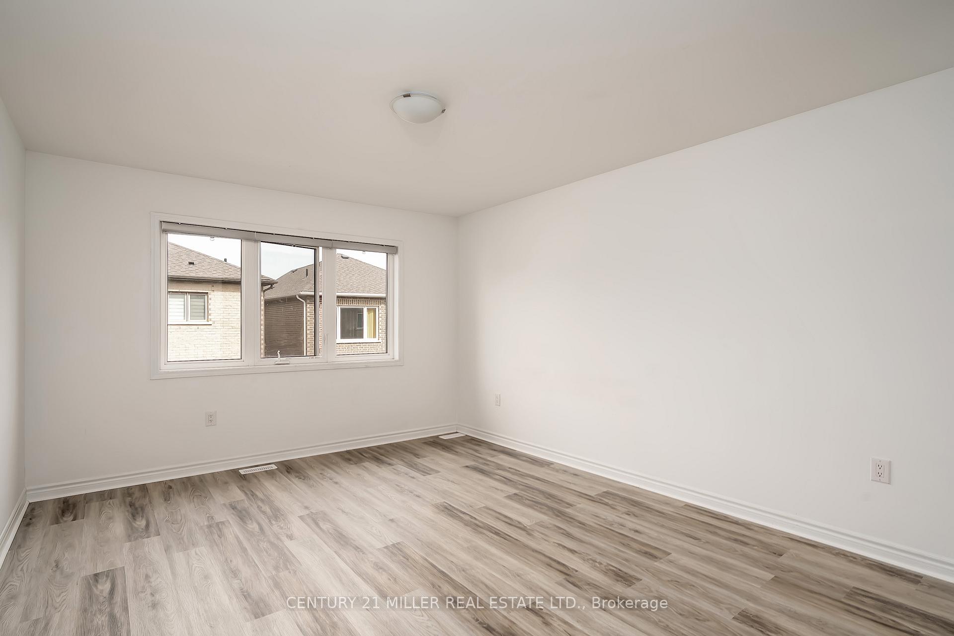 Photo 15 of 1554 Moira Crescent, Milton, Bowes — HOMEH