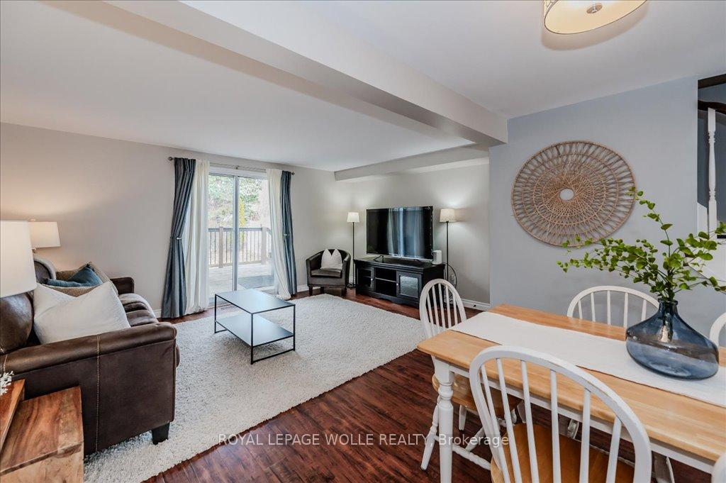 Photo 11 of 10 Caprice Court, Kitchener, Victoria Hills — HOMEH