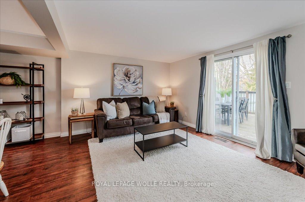 Photo 12 of 10 Caprice Court, Kitchener, Victoria Hills — HOMEH