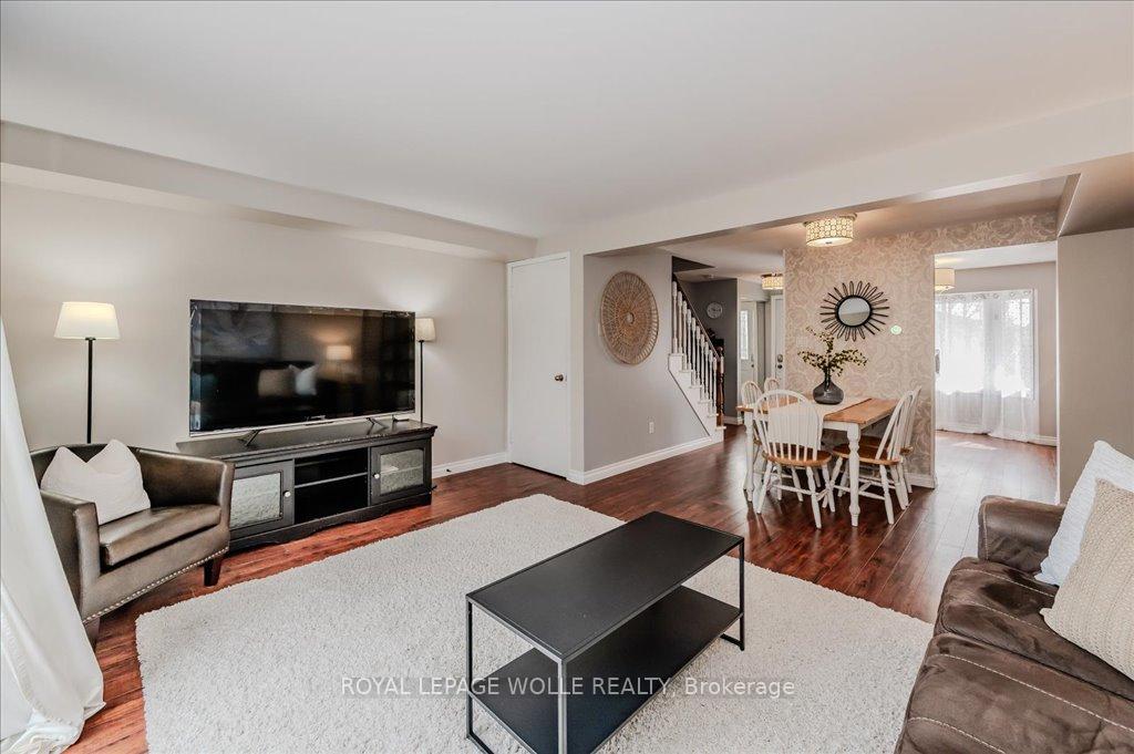 Photo 13 of 10 Caprice Court, Kitchener, Victoria Hills — HOMEH