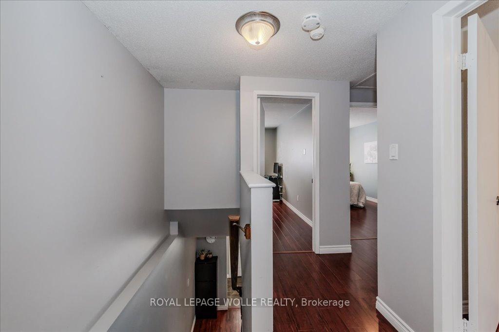 Photo 15 of 10 Caprice Court, Kitchener, Victoria Hills — HOMEH