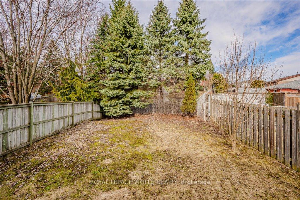 Photo 30 of 10 Caprice Court, Kitchener, Victoria Hills — HOMEH