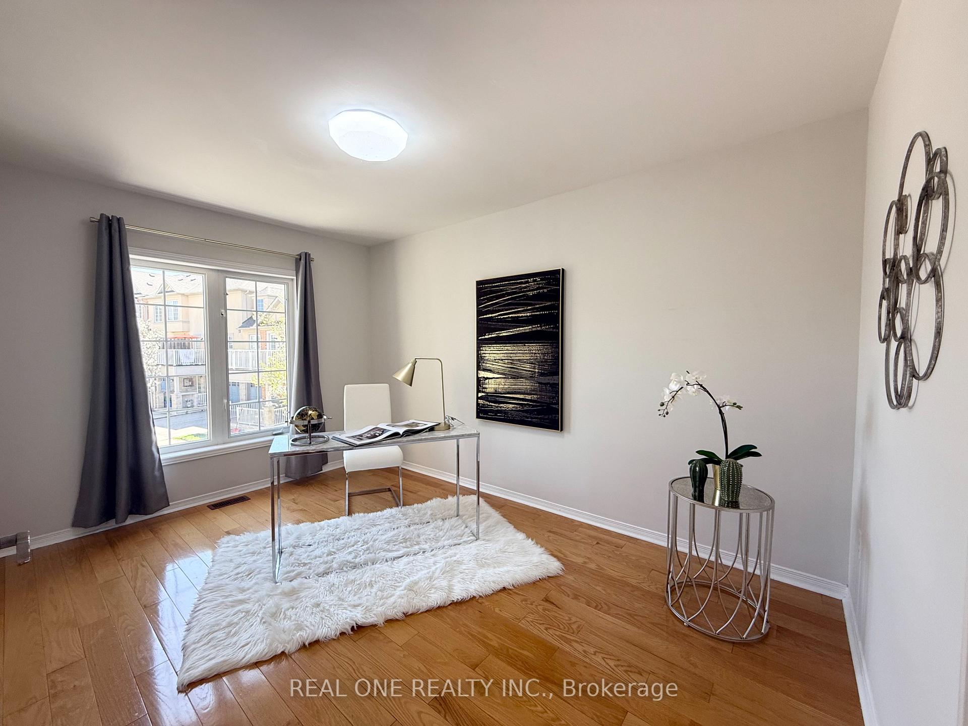 Photo 12 of 10 Prince Charles Way, Markham, Berczy — HOMEH