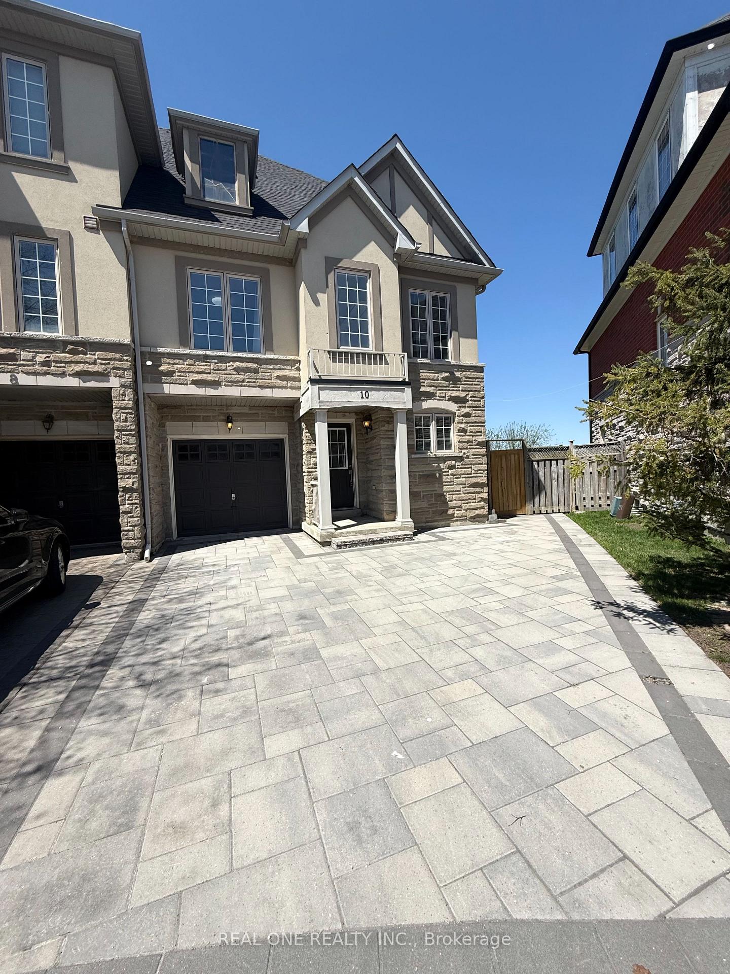 Photo 21 of 10 Prince Charles Way, Markham, Berczy — HOMEH