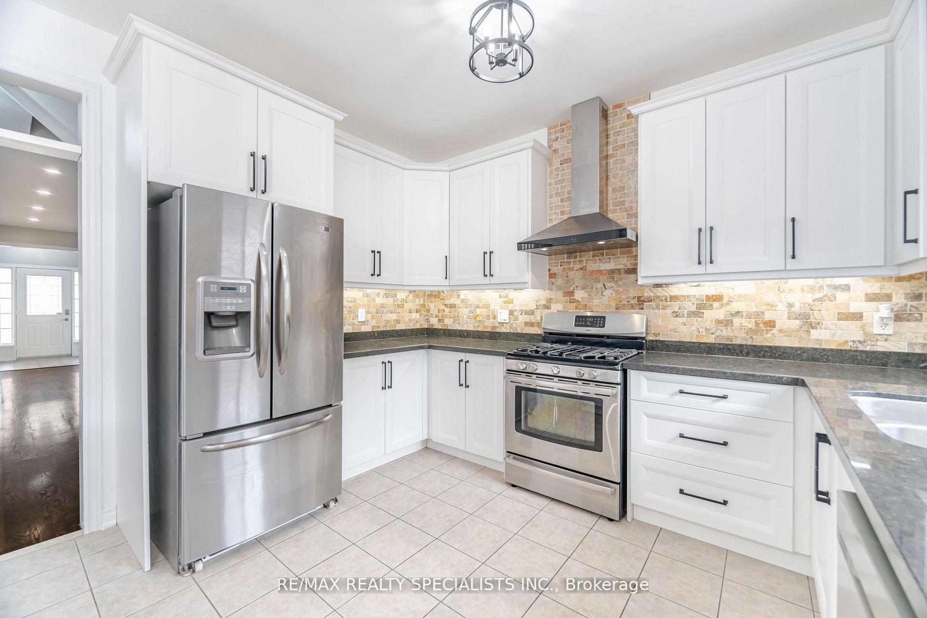 Photo 5 of 1040 Eager Road, Milton, Clarke — HOMEH