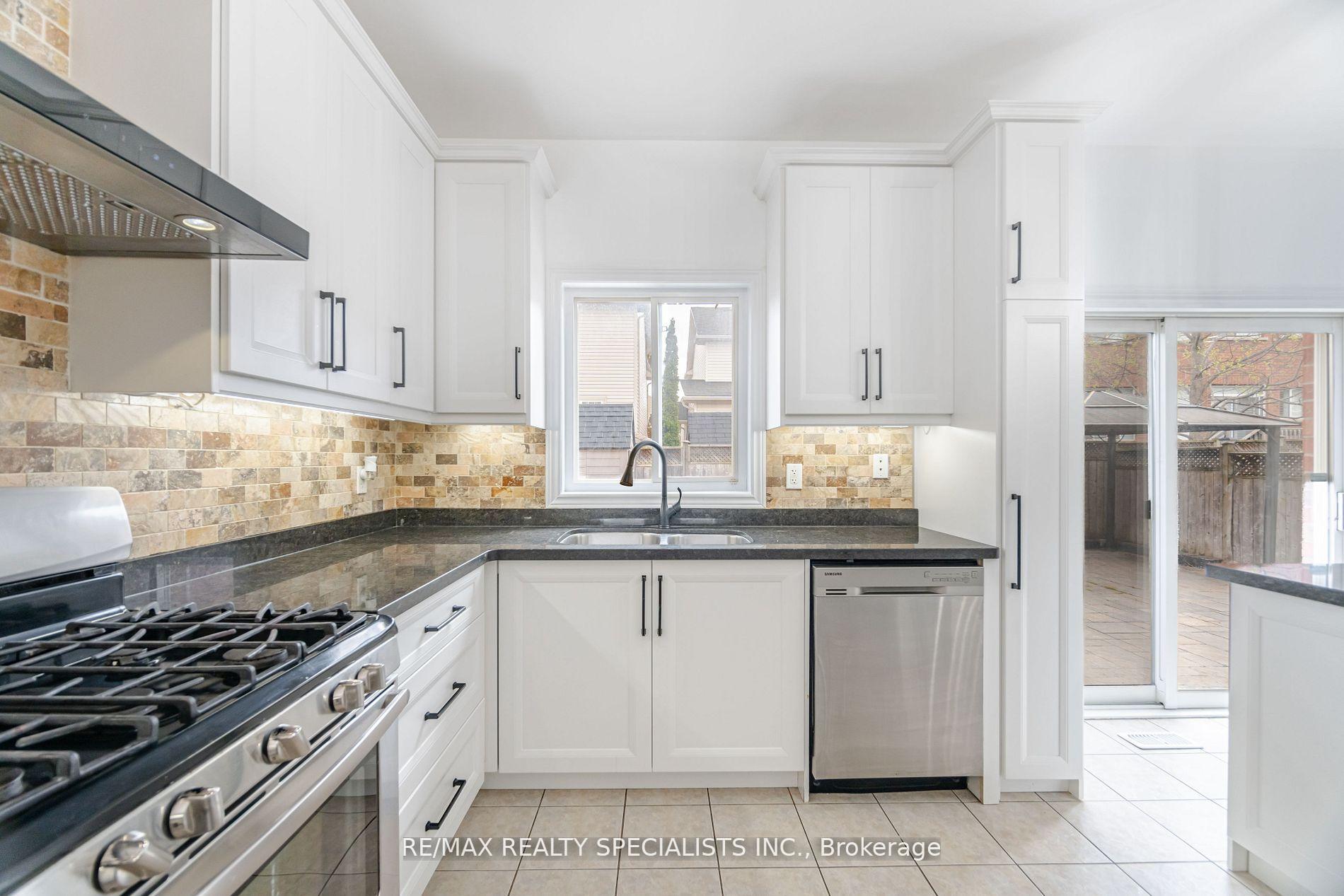 Photo 2 of 1040 Eager Road, Milton, Clarke — HOMEH