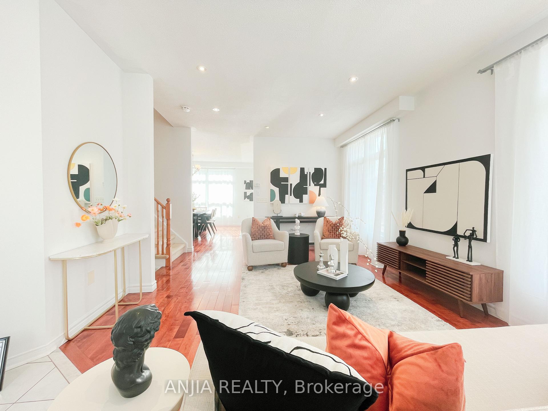 Photo 3 of 24 Crawford Street, Markham, Berczy — HOMEH
