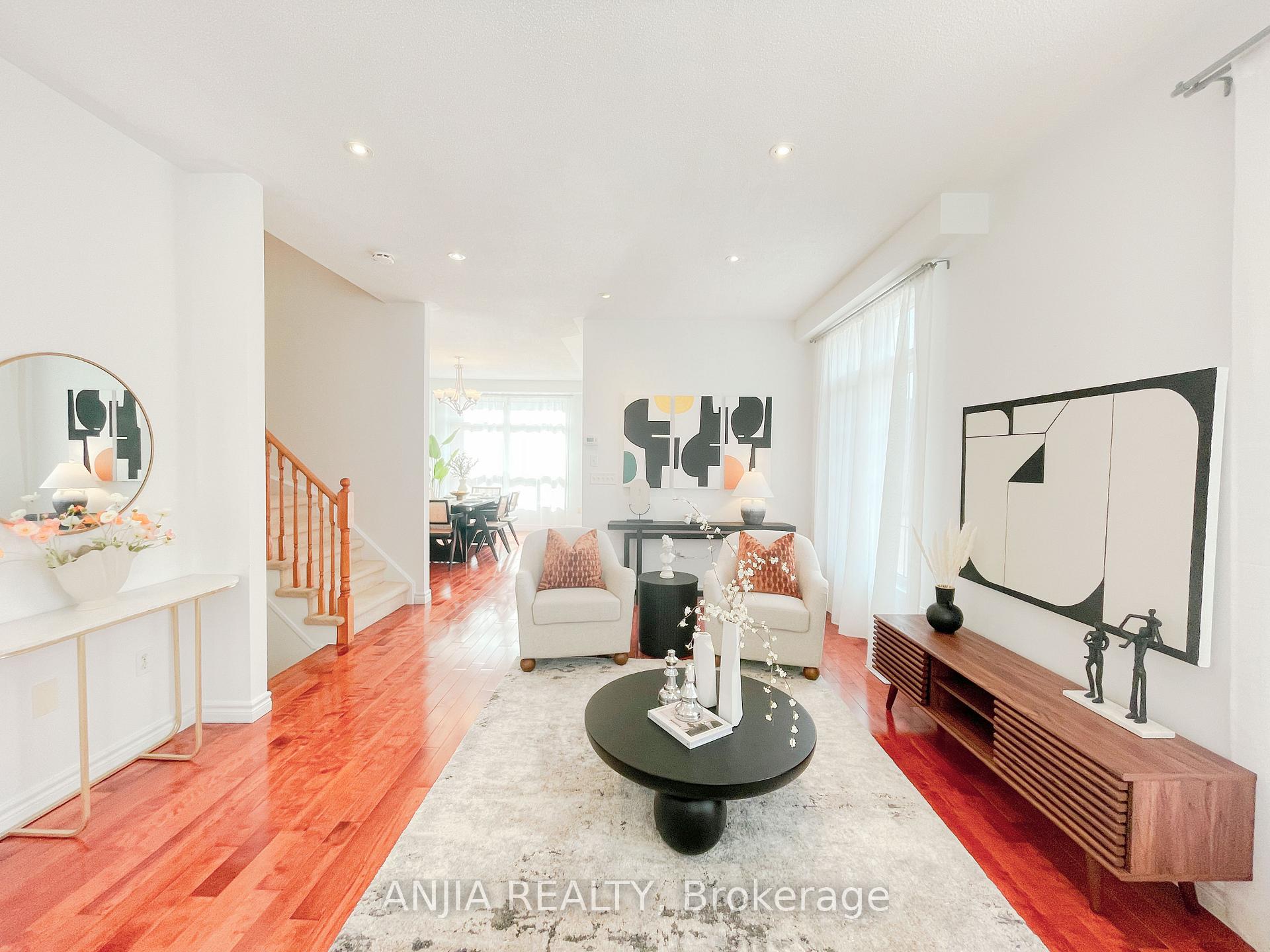 Photo 5 of 24 Crawford Street, Markham, Berczy — HOMEH