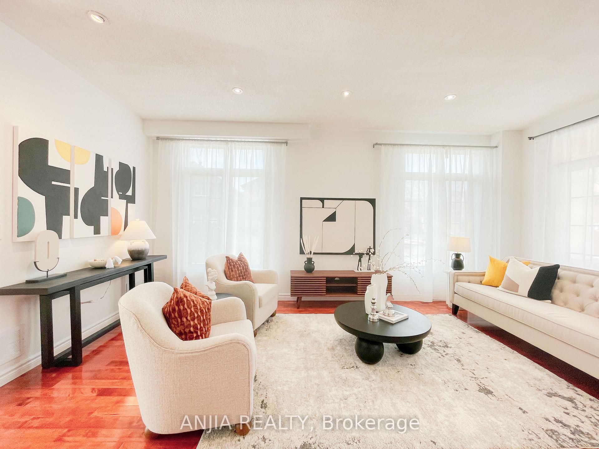 Photo 6 of 24 Crawford Street, Markham, Berczy — HOMEH
