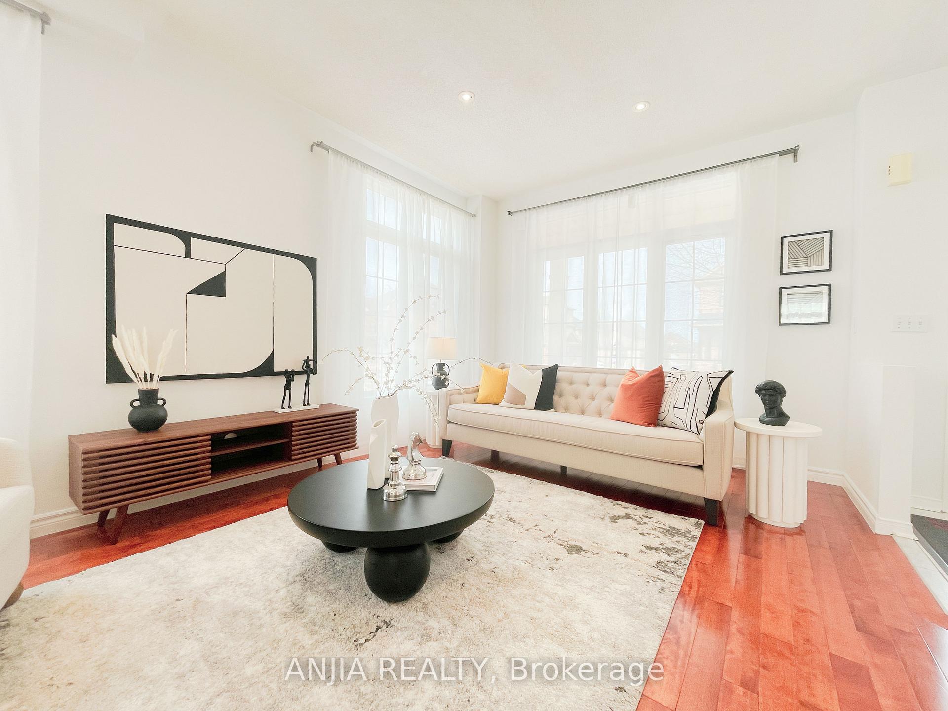 Photo 11 of 24 Crawford Street, Markham, Berczy — HOMEH