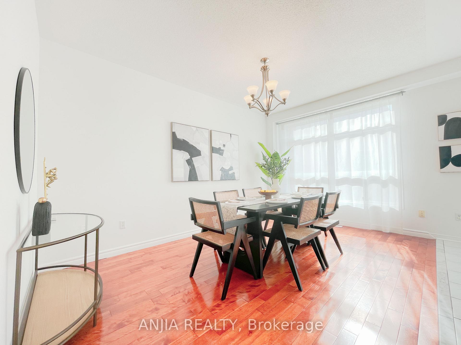 Photo 14 of 24 Crawford Street, Markham, Berczy — HOMEH