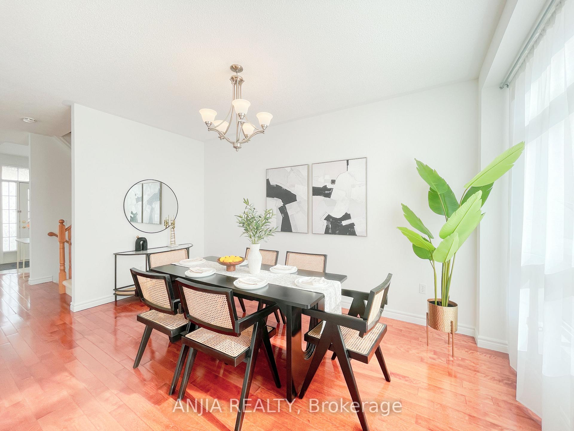Photo 15 of 24 Crawford Street, Markham, Berczy — HOMEH