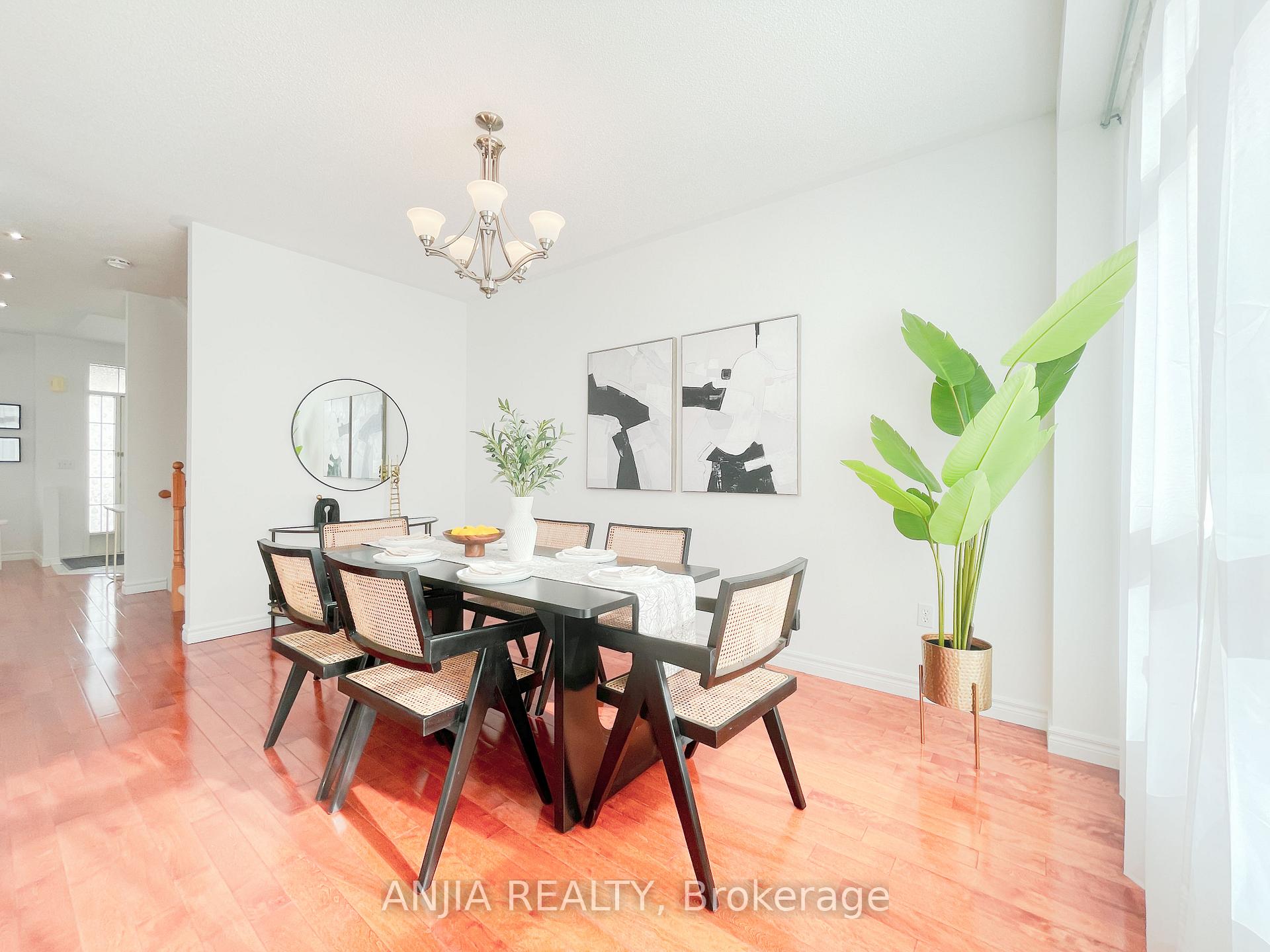 Photo 22 of 24 Crawford Street, Markham, Berczy — HOMEH