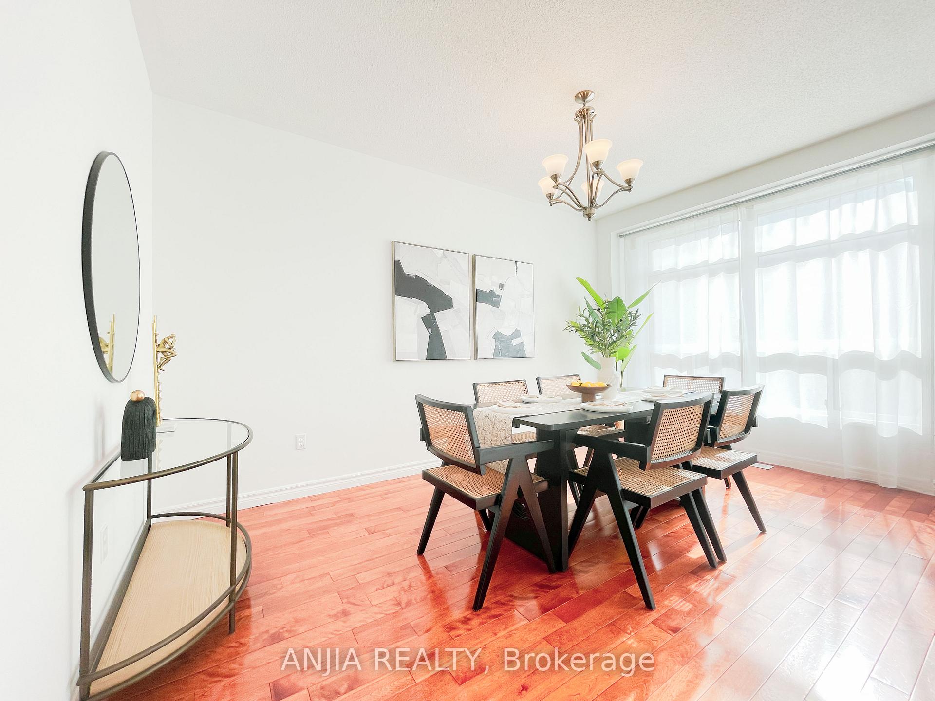 Photo 23 of 24 Crawford Street, Markham, Berczy — HOMEH