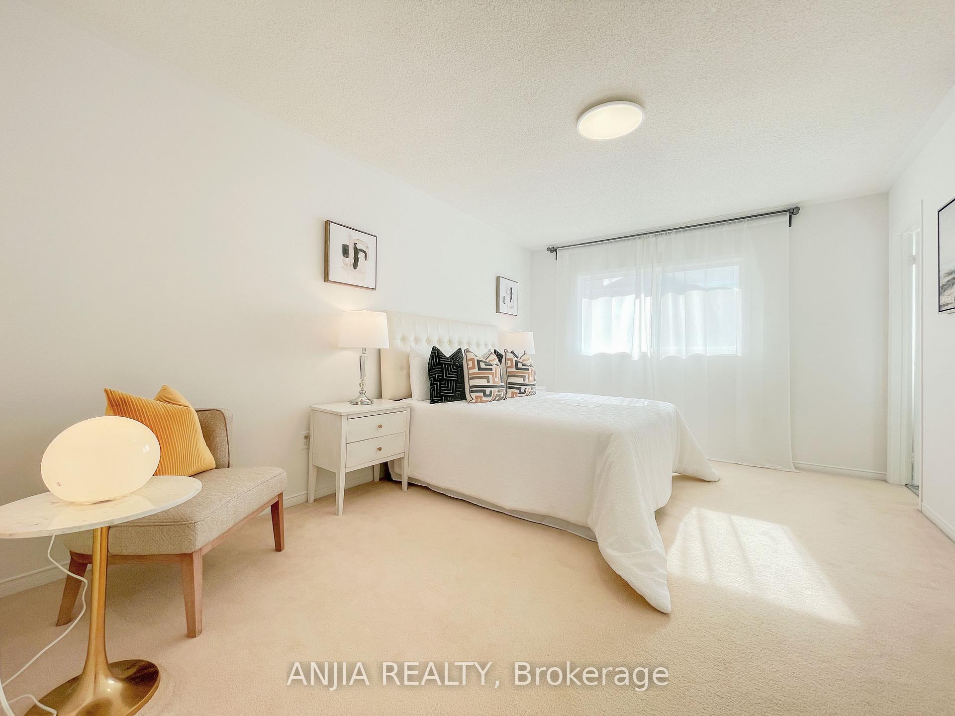 Photo 26 of 24 Crawford Street, Markham, Berczy — HOMEH